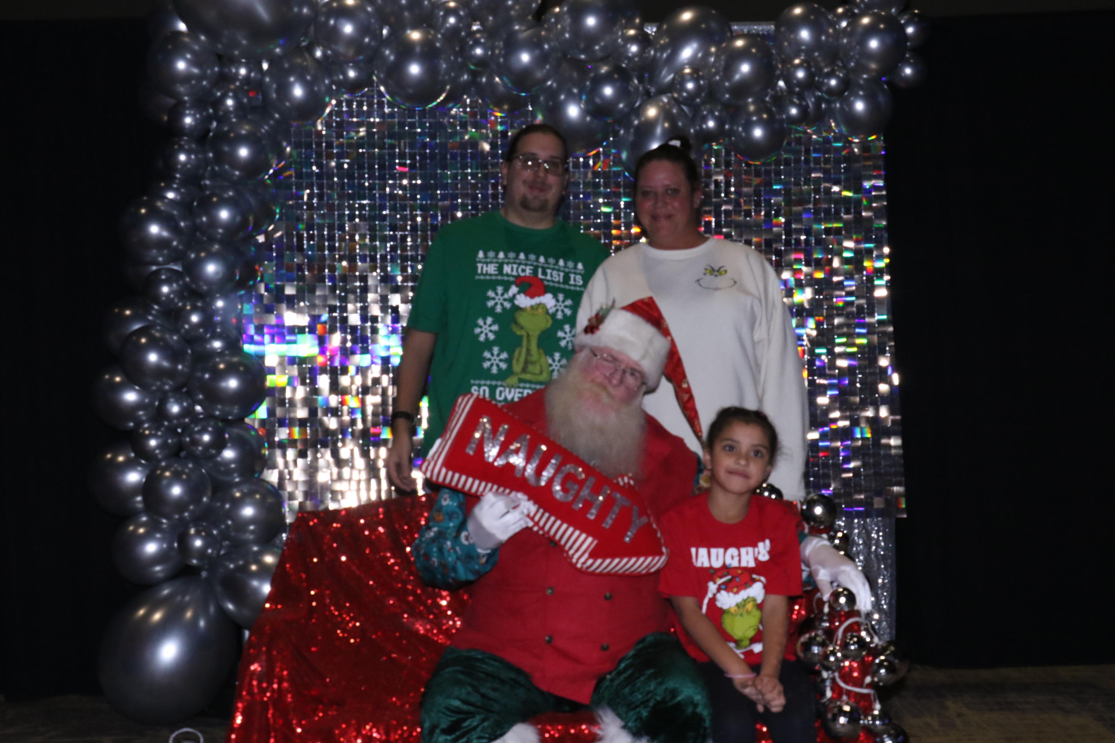 MVG Santa | View more photos from the event at gallery.photoboothcincy.com/u/PhotoBoothCincy/MVG-Santa