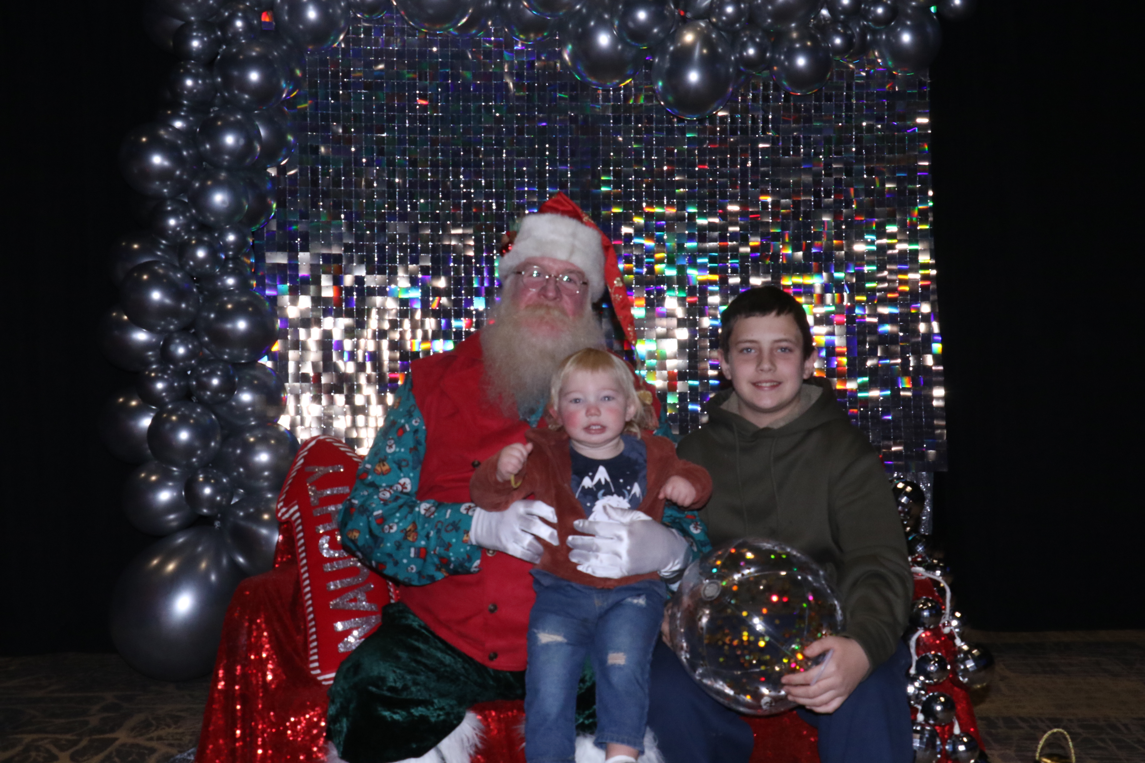 MVG Santa | View more photos from the event at gallery.photoboothcincy.com/u/PhotoBoothCincy/MVG-Santa