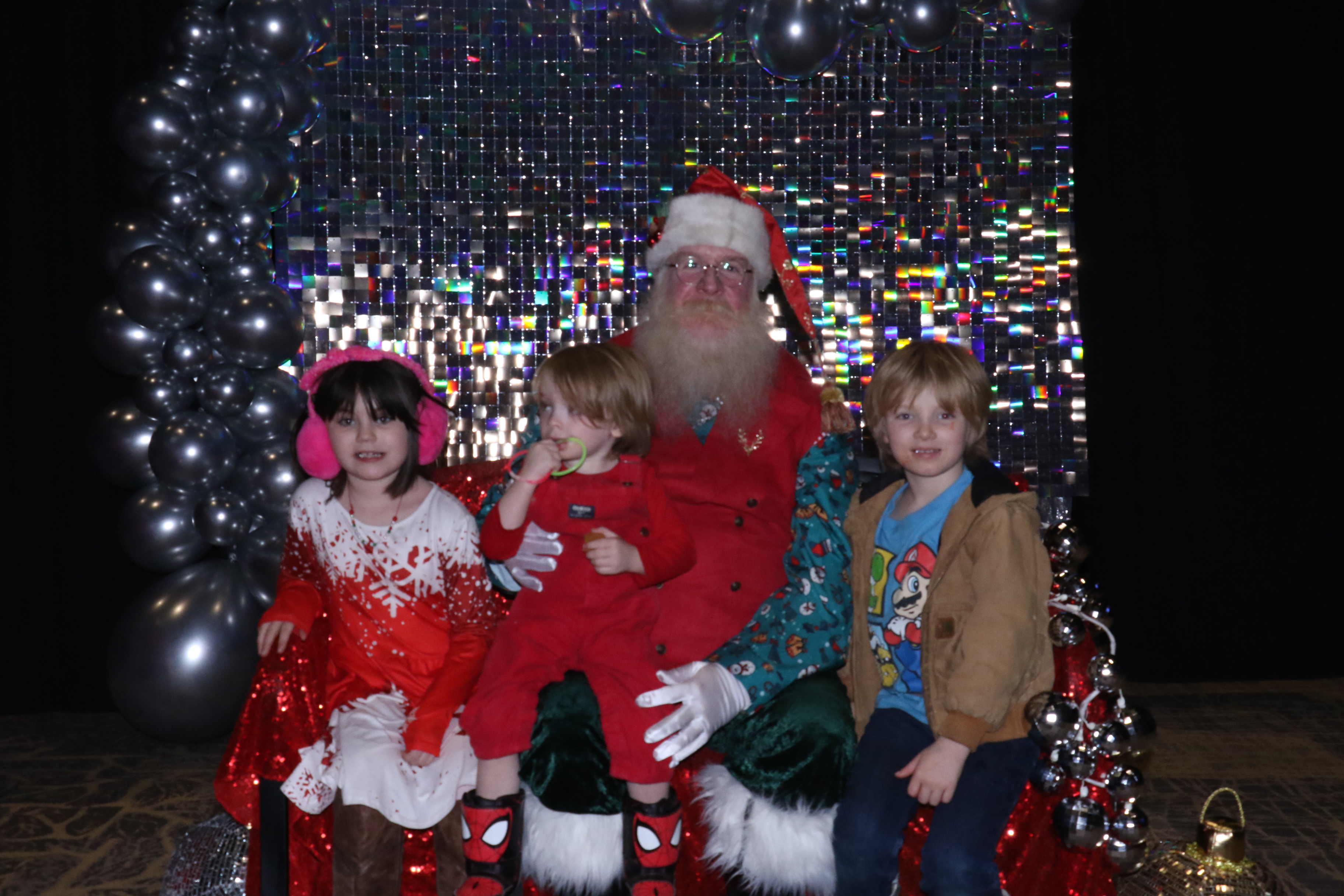 MVG Santa | View more photos from the event at gallery.photoboothcincy.com/u/PhotoBoothCincy/MVG-Santa