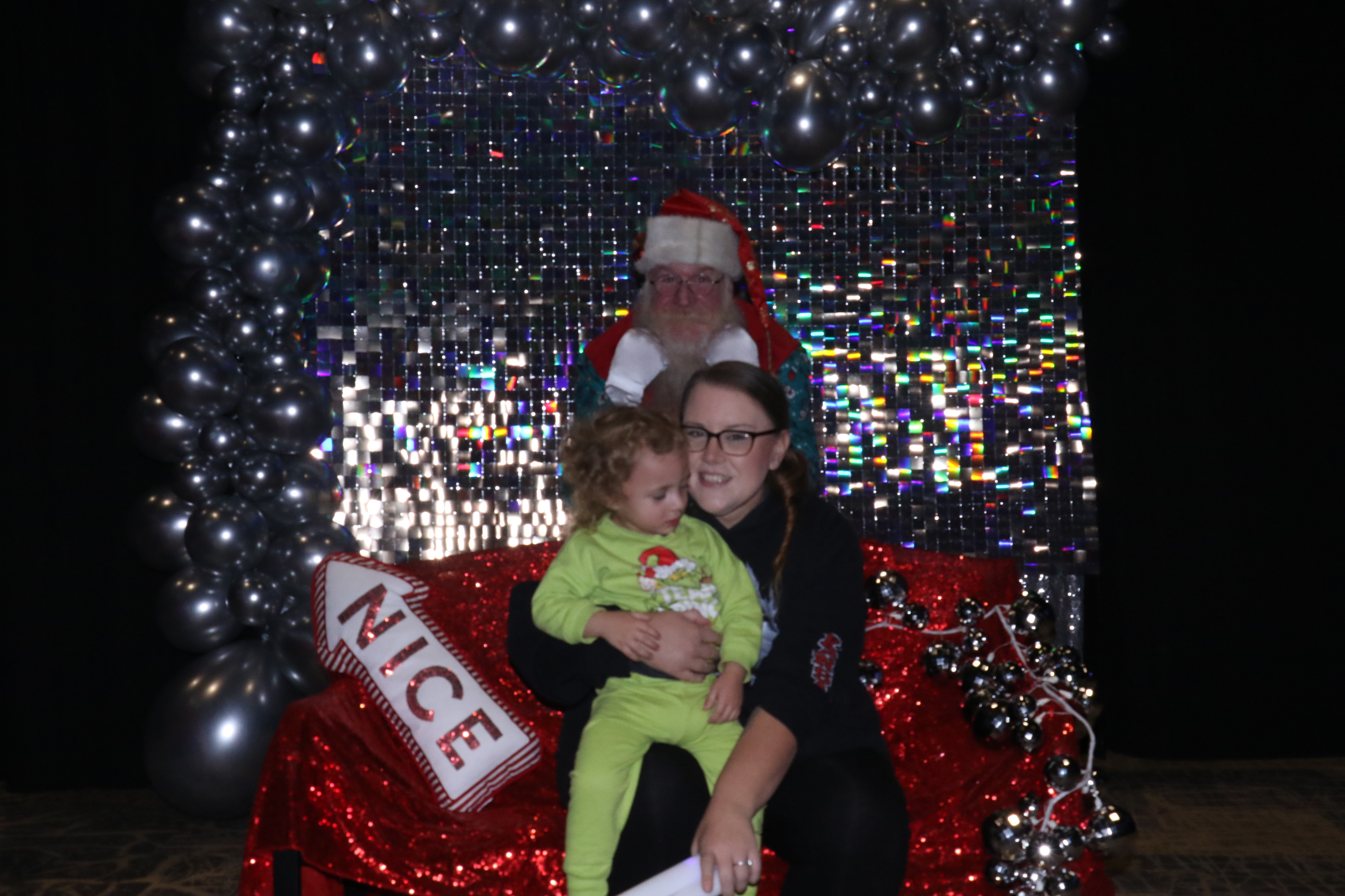MVG Santa | View more photos from the event at gallery.photoboothcincy.com/u/PhotoBoothCincy/MVG-Santa