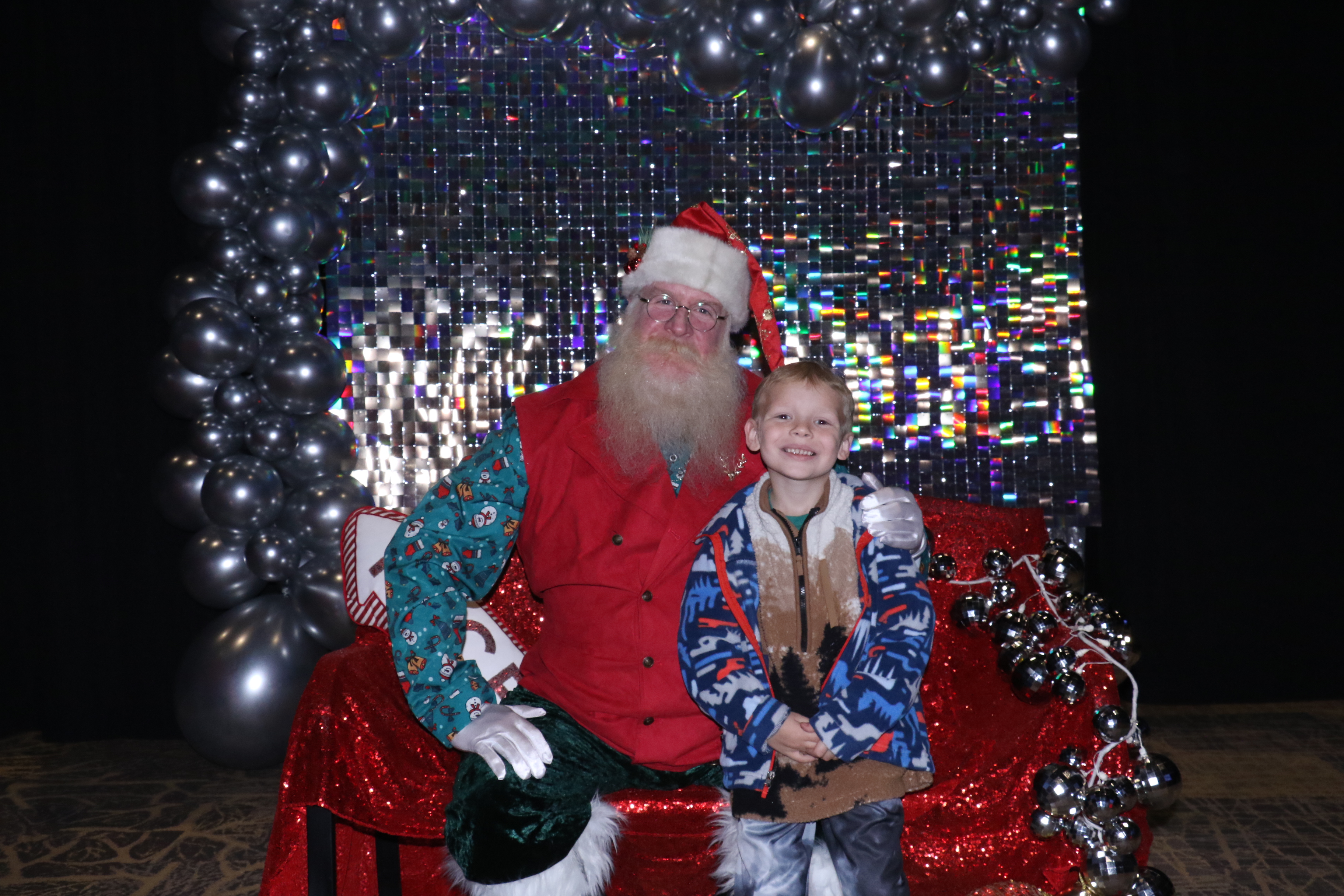 MVG Santa | View more photos from the event at gallery.photoboothcincy.com/u/PhotoBoothCincy/MVG-Santa