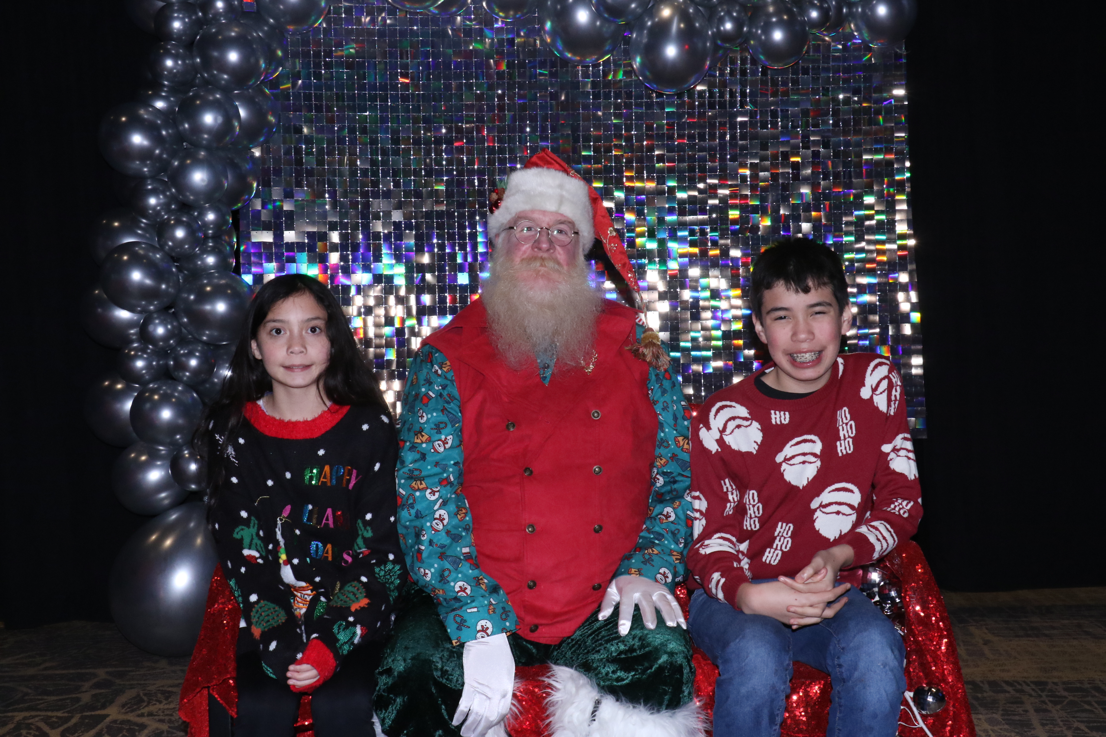 MVG Santa | View more photos from the event at gallery.photoboothcincy.com/u/PhotoBoothCincy/MVG-Santa