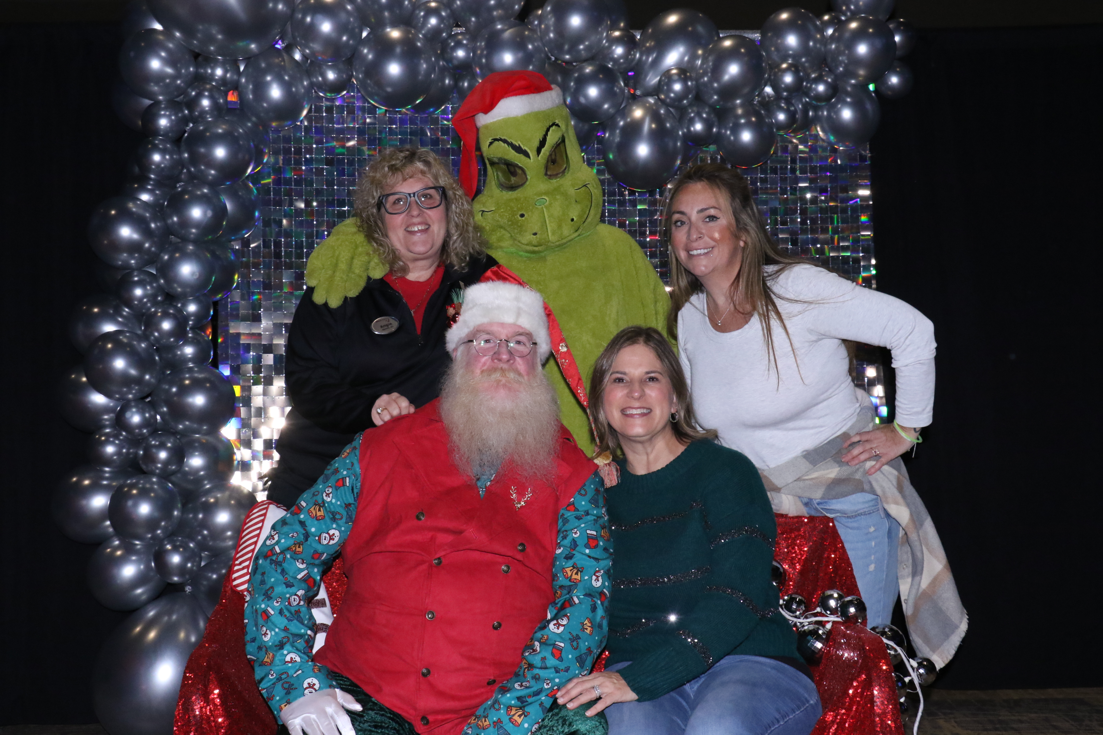 MVG Santa | View more photos from the event at gallery.photoboothcincy.com/u/PhotoBoothCincy/MVG-Santa