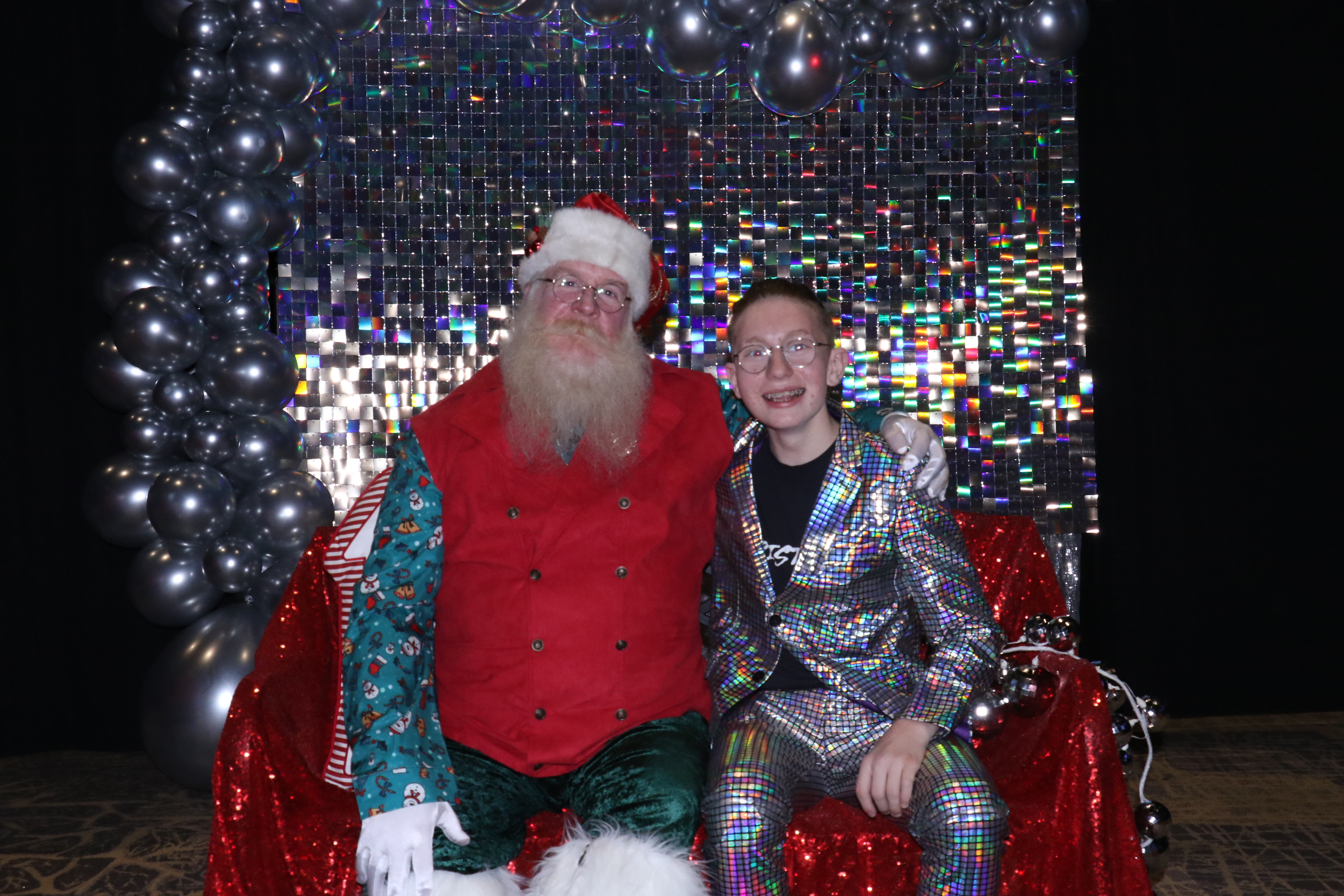 MVG Santa | View more photos from the event at gallery.photoboothcincy.com/u/PhotoBoothCincy/MVG-Santa