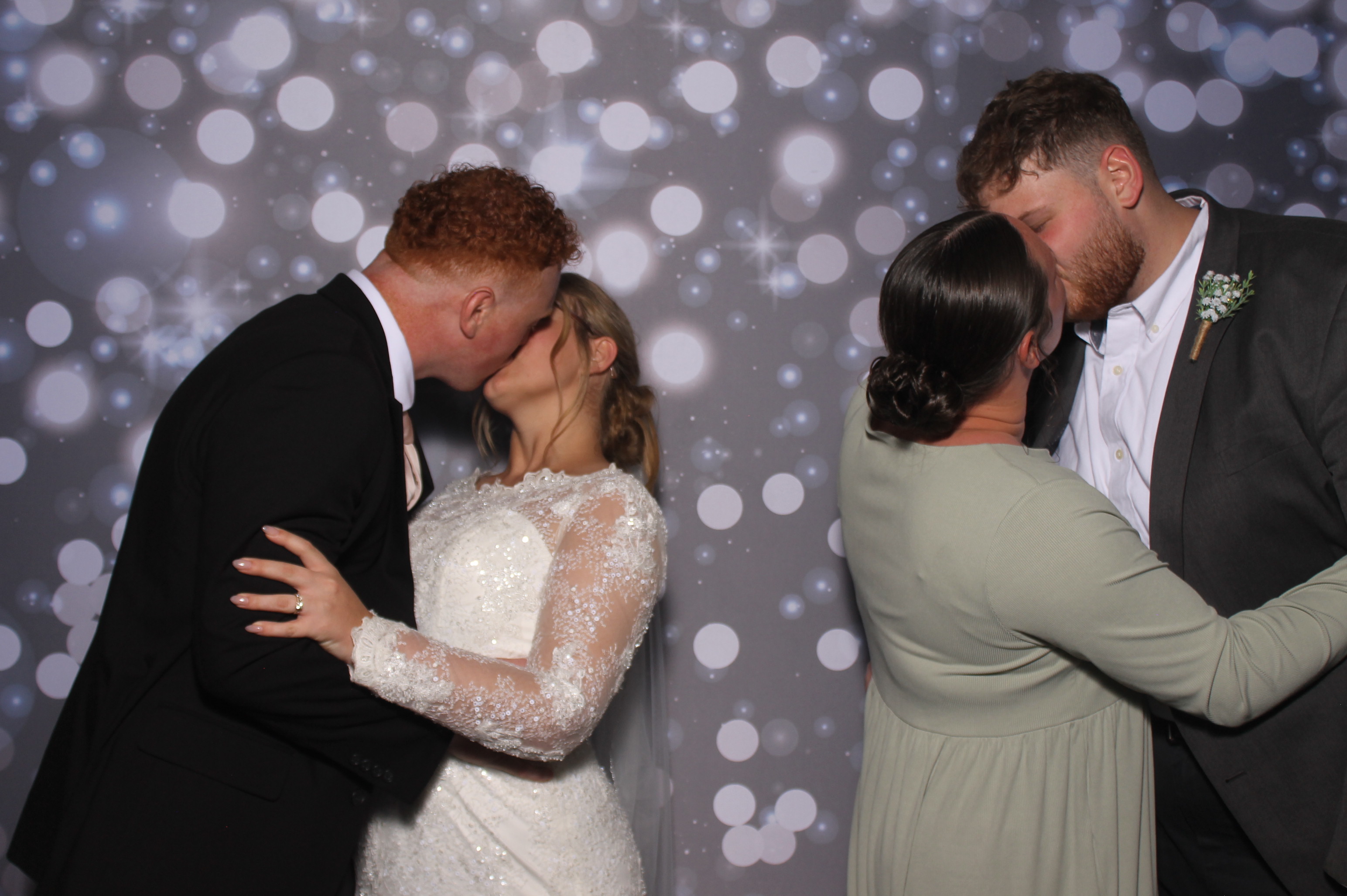 Maddlyn & Anthony | View more photos from the event at gallery.photoboothcincy.com/u/PhotoBoothCincy/Maddlyn-Anthony