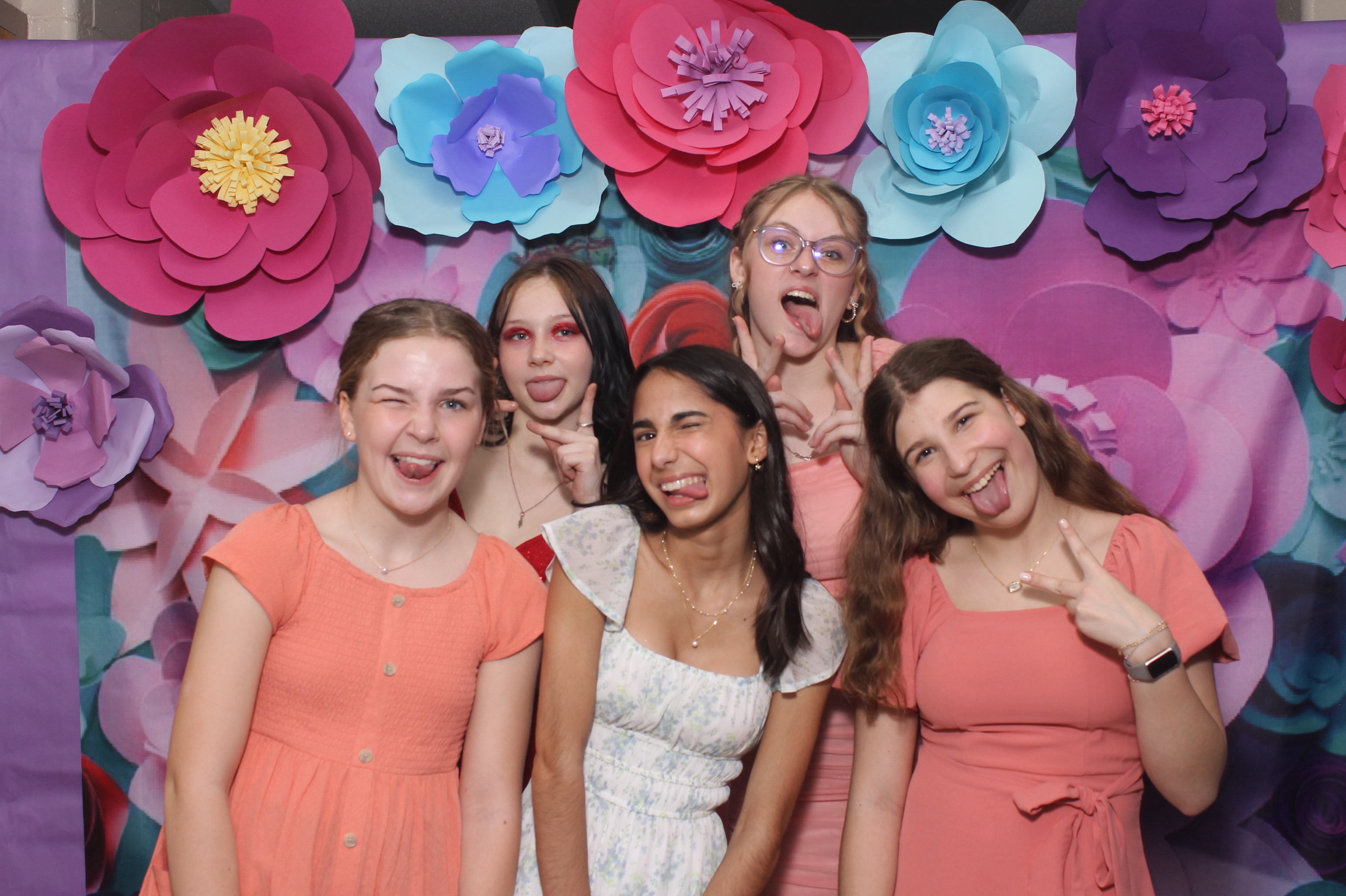 Magsig School Dance | View more photos from the event at gallery.photoboothcincy.com/u/PhotoBoothCincy/Magsig-School-Dance