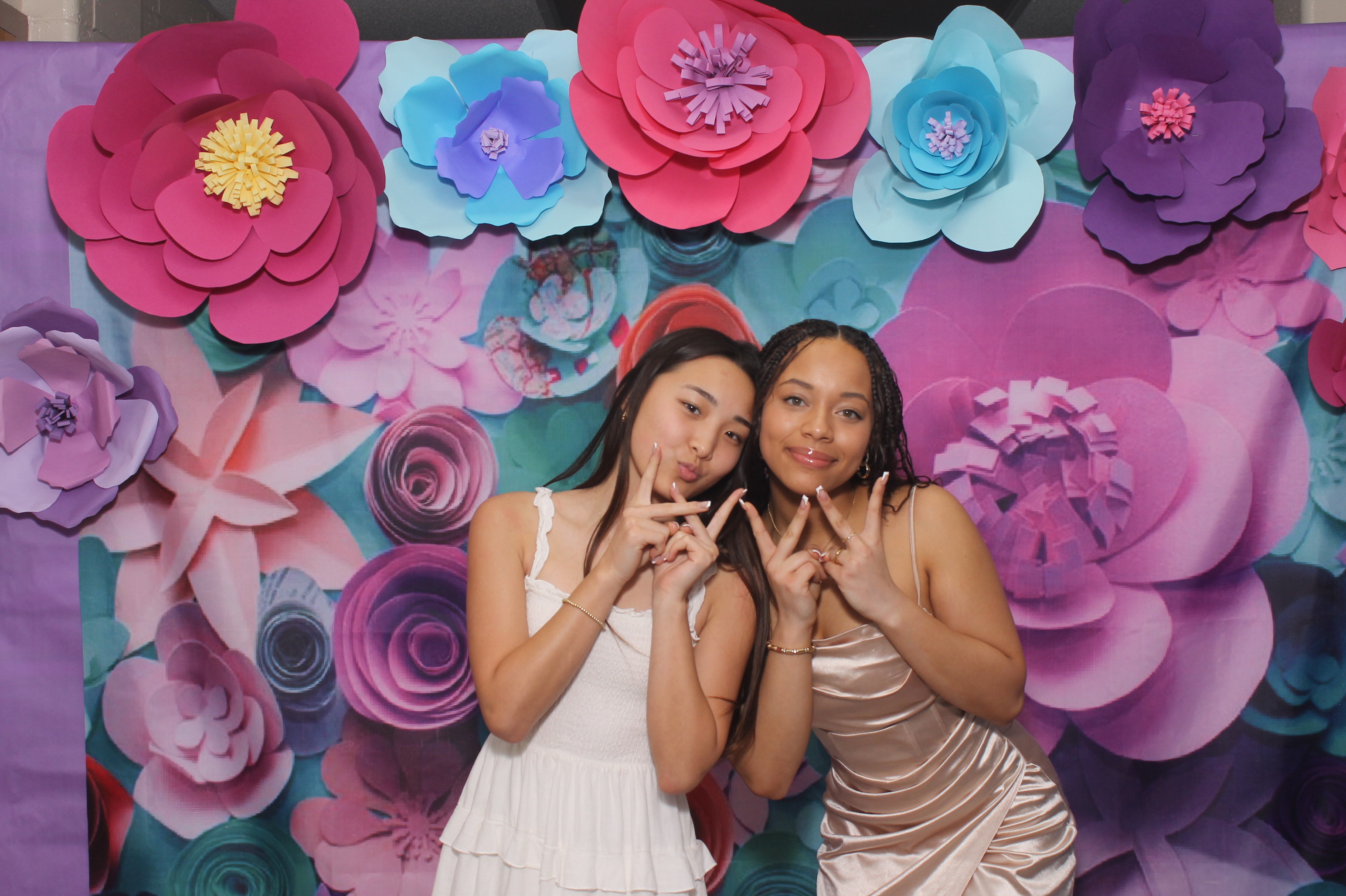 Magsig School Dance | View more photos from the event at gallery.photoboothcincy.com/u/PhotoBoothCincy/Magsig-School-Dance