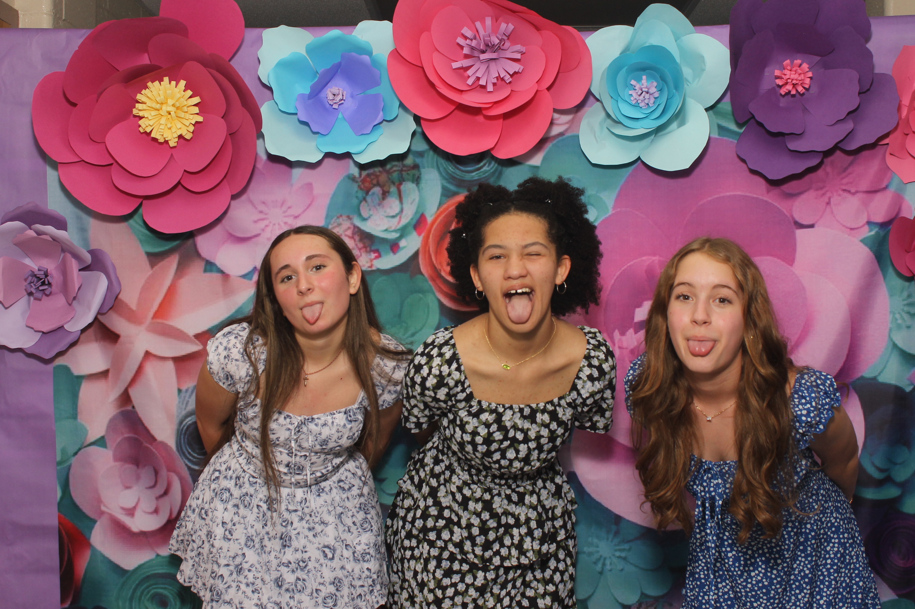 Magsig School Dance | View more photos from the event at gallery.photoboothcincy.com/u/PhotoBoothCincy/Magsig-School-Dance