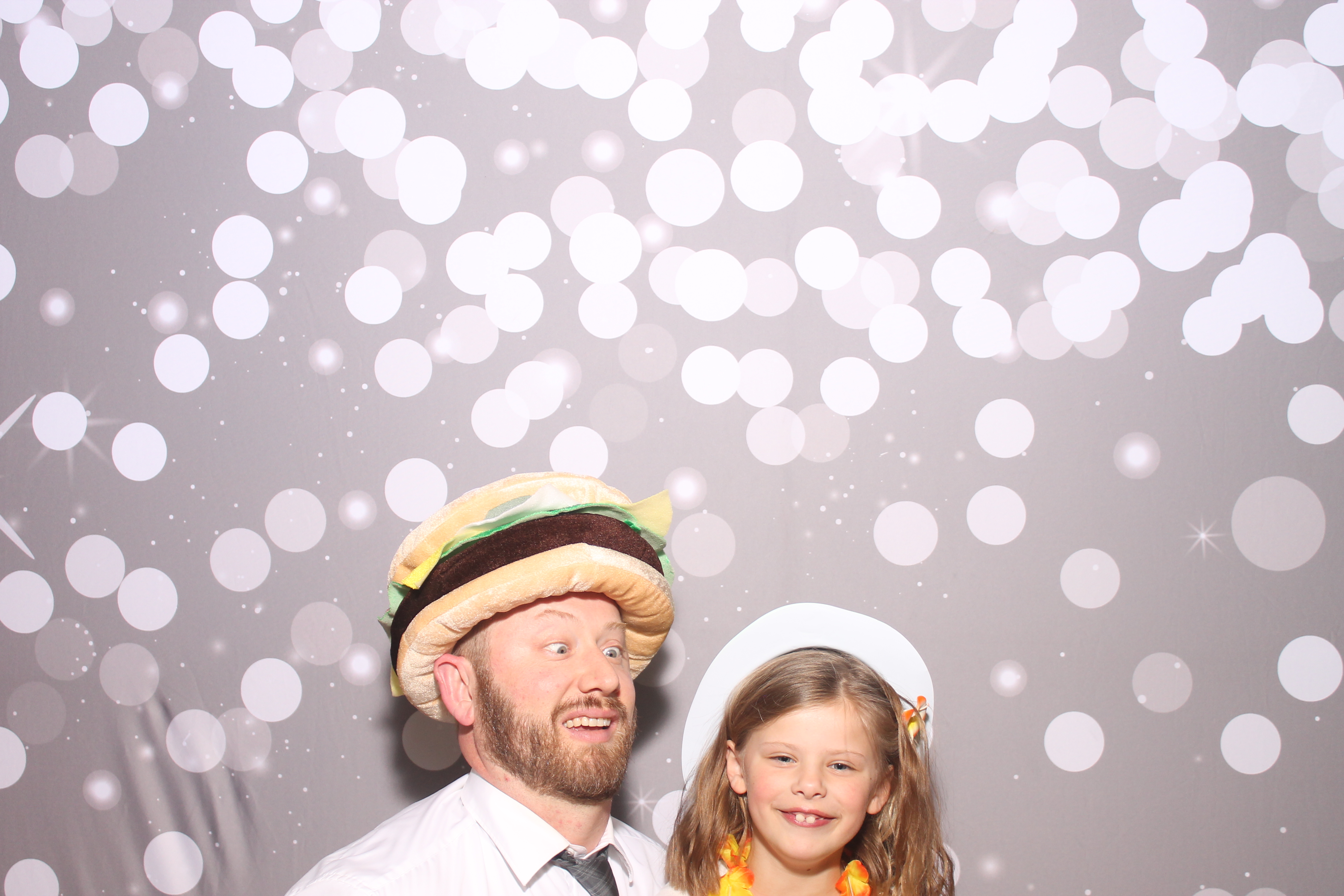 Mariemount Father Daughter Dance | View more photos from the event at gallery.photoboothcincy.com/u/PhotoBoothCincy/Mariemount-Father-Daughter-Dance-0