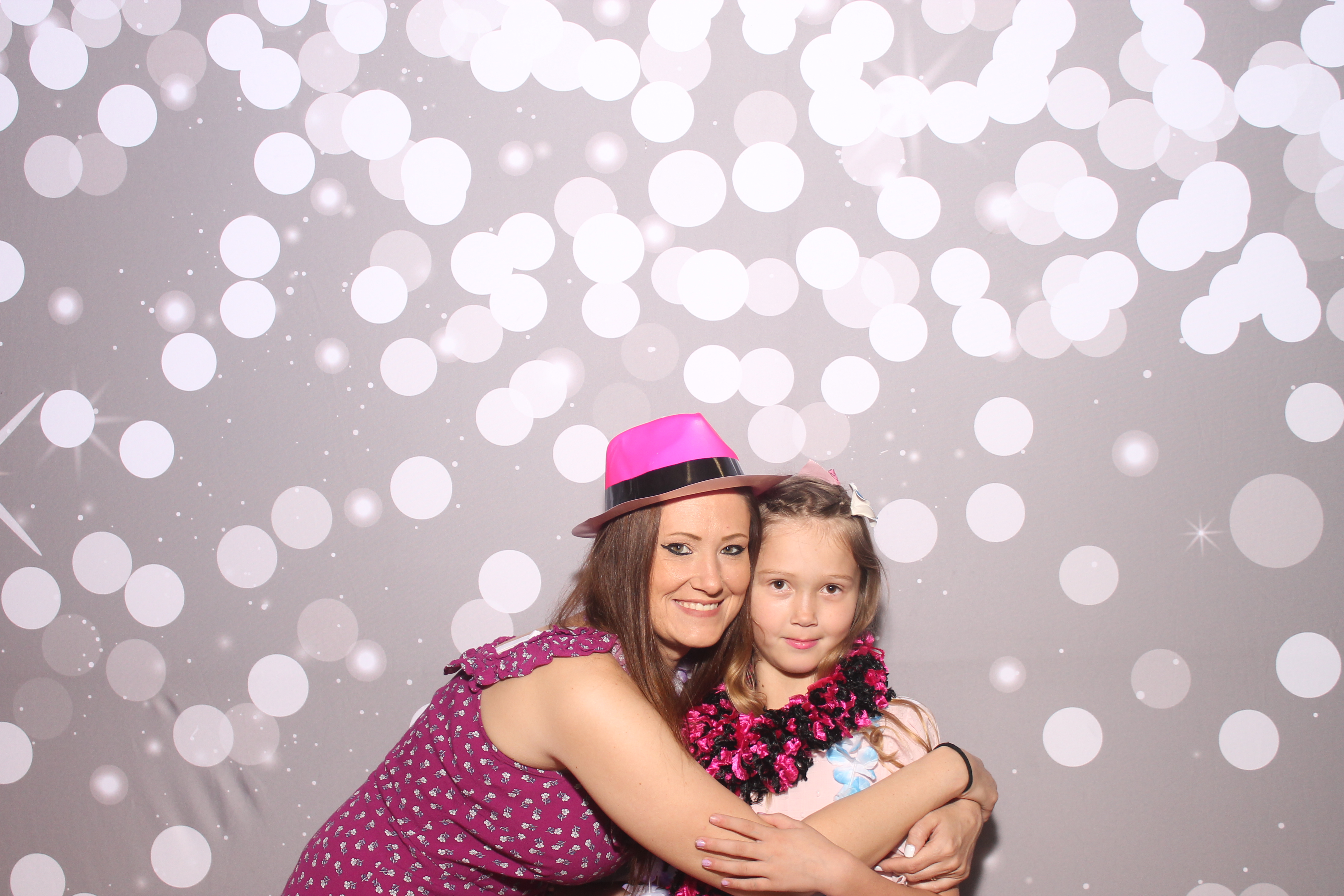 Mariemount Father Daughter Dance | View more photos from the event at gallery.photoboothcincy.com/u/PhotoBoothCincy/Mariemount-Father-Daughter-Dance-0