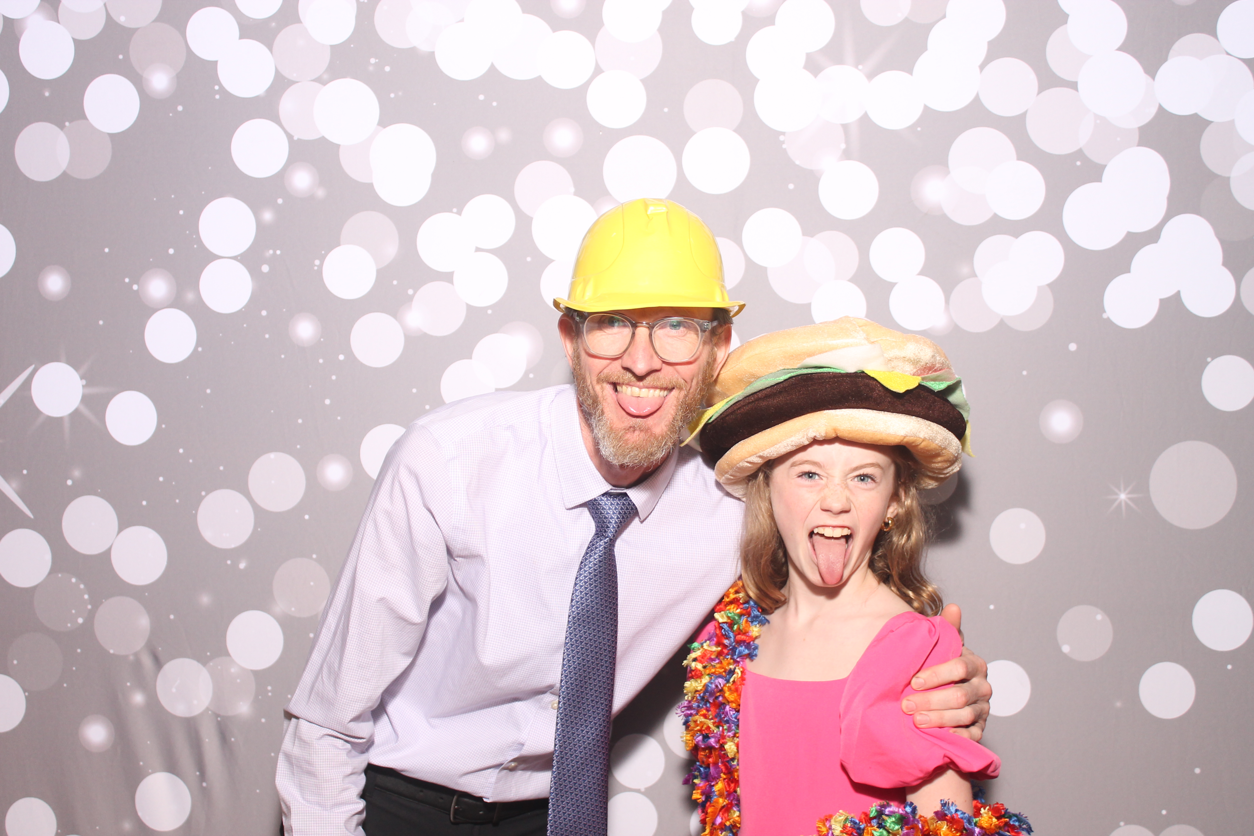 Mariemount Father Daughter Dance | View more photos from the event at gallery.photoboothcincy.com/u/PhotoBoothCincy/Mariemount-Father-Daughter-Dance-0