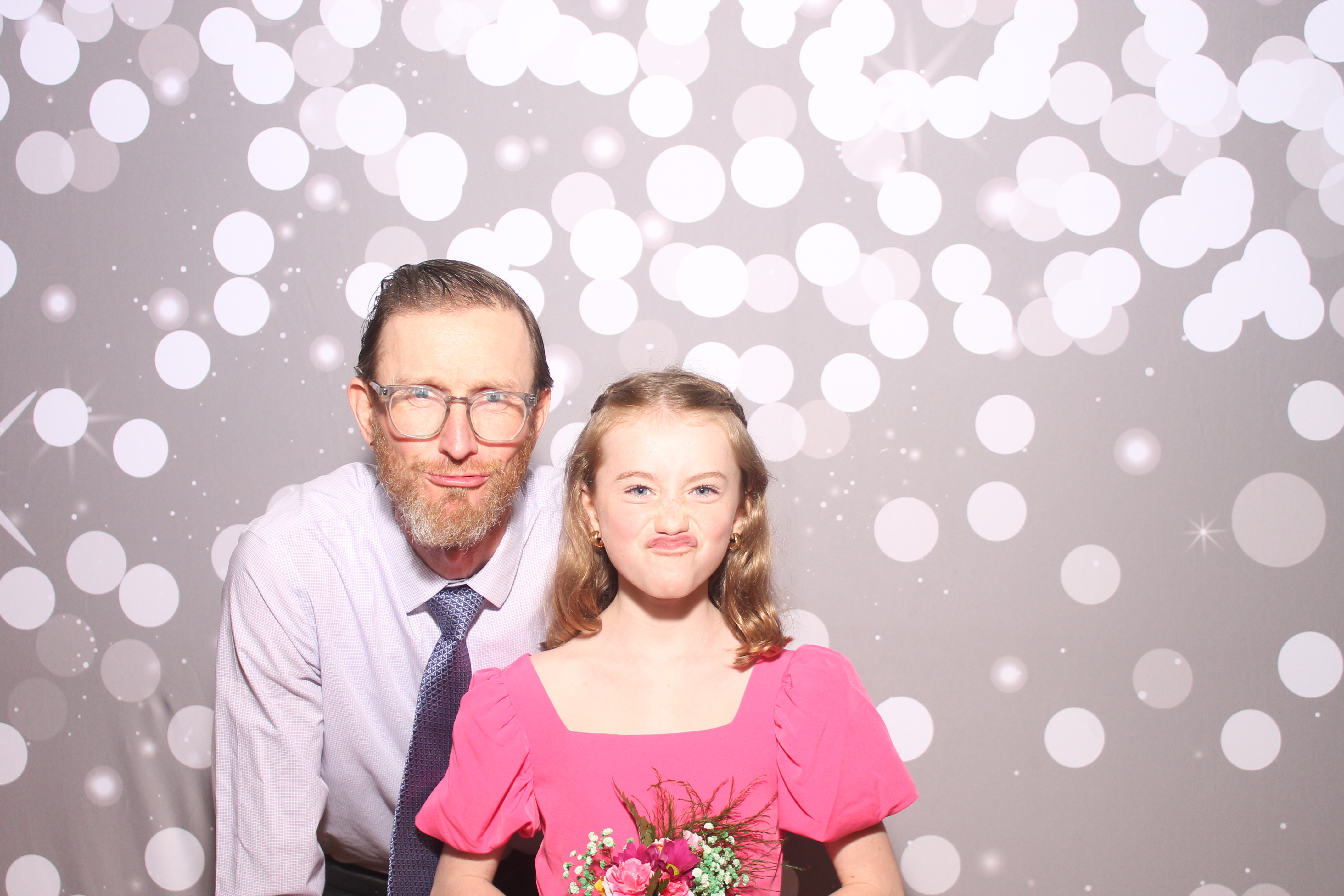 Mariemount Father Daughter Dance | View more photos from the event at gallery.photoboothcincy.com/u/PhotoBoothCincy/Mariemount-Father-Daughter-Dance-0