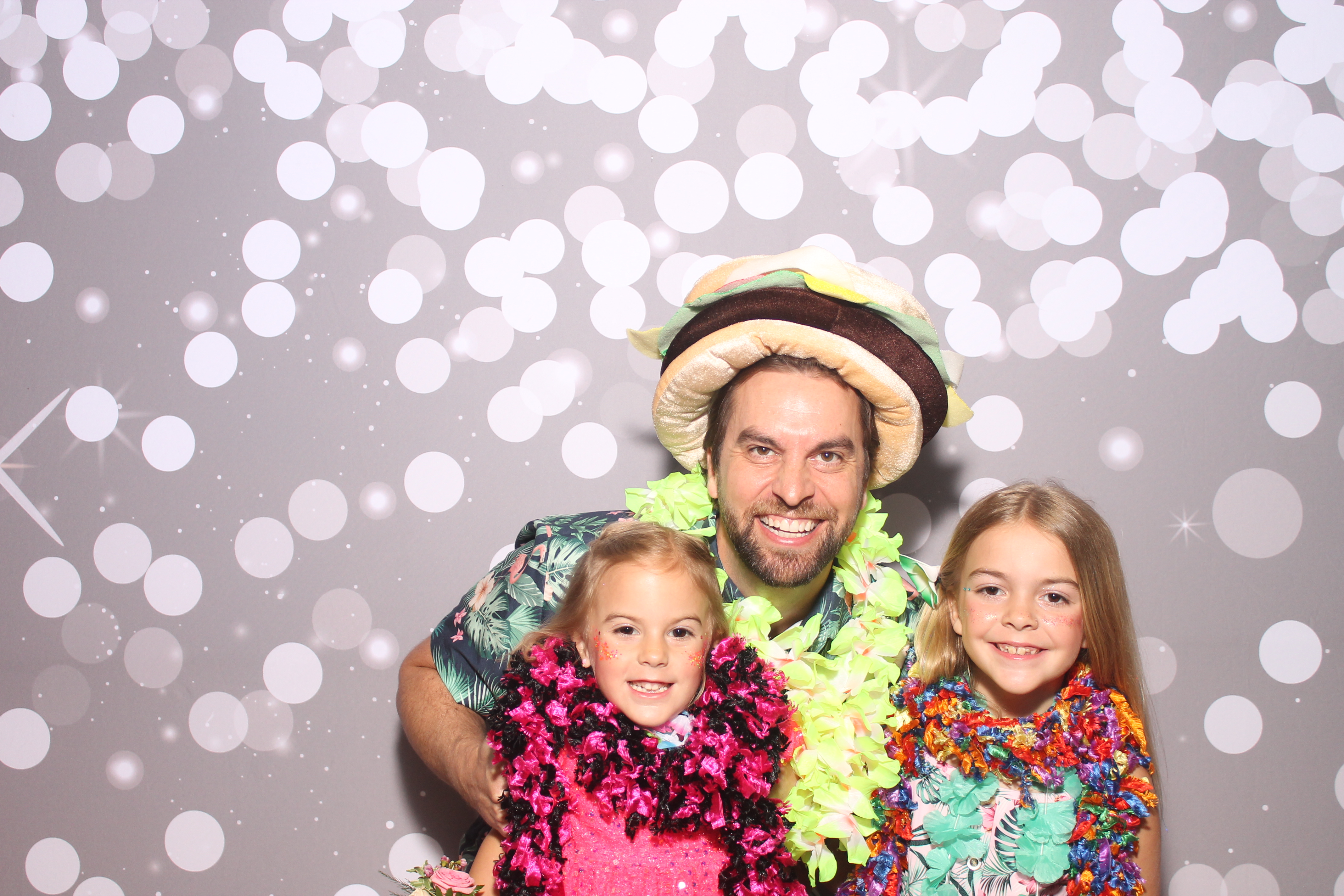 Mariemount Father Daughter Dance | View more photos from the event at gallery.photoboothcincy.com/u/PhotoBoothCincy/Mariemount-Father-Daughter-Dance-0