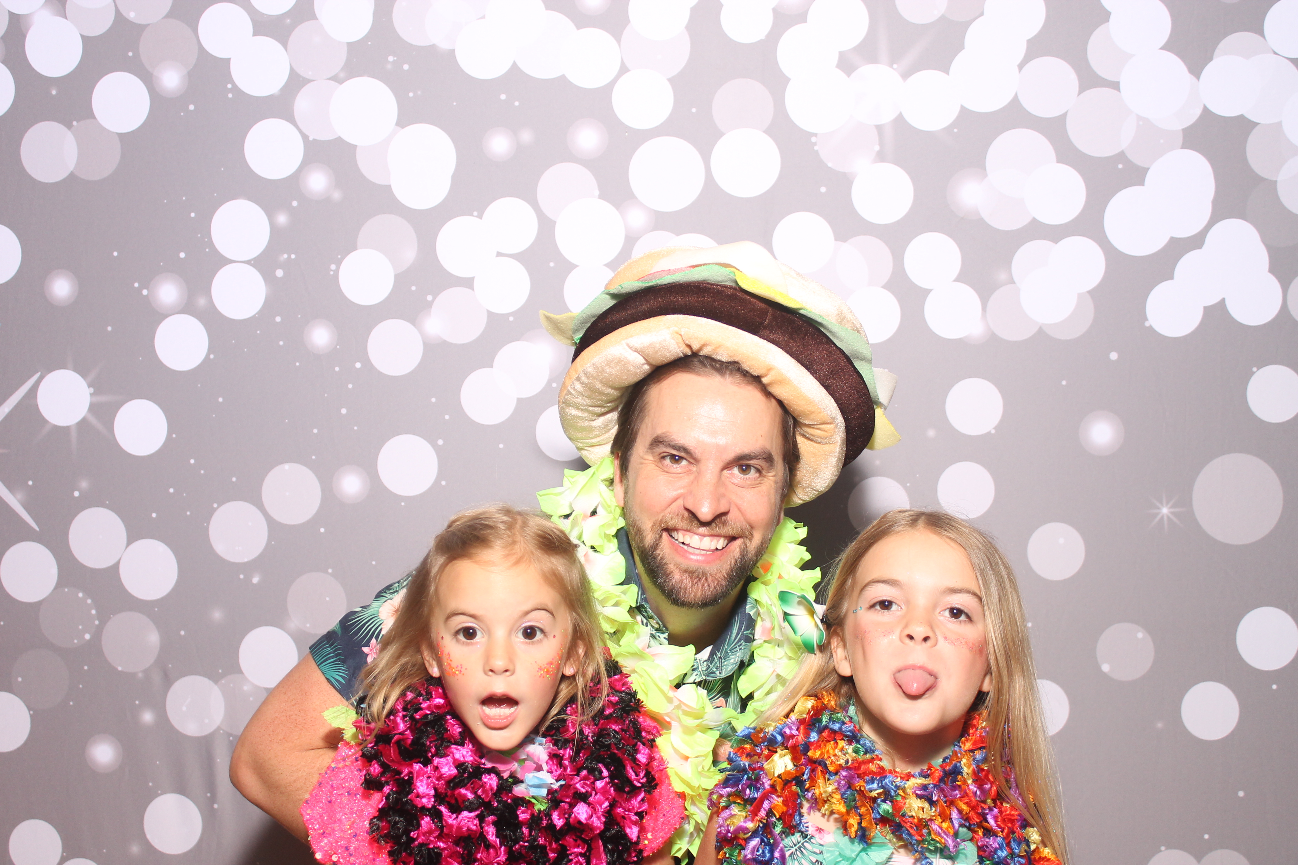 Mariemount Father Daughter Dance | View more photos from the event at gallery.photoboothcincy.com/u/PhotoBoothCincy/Mariemount-Father-Daughter-Dance-0