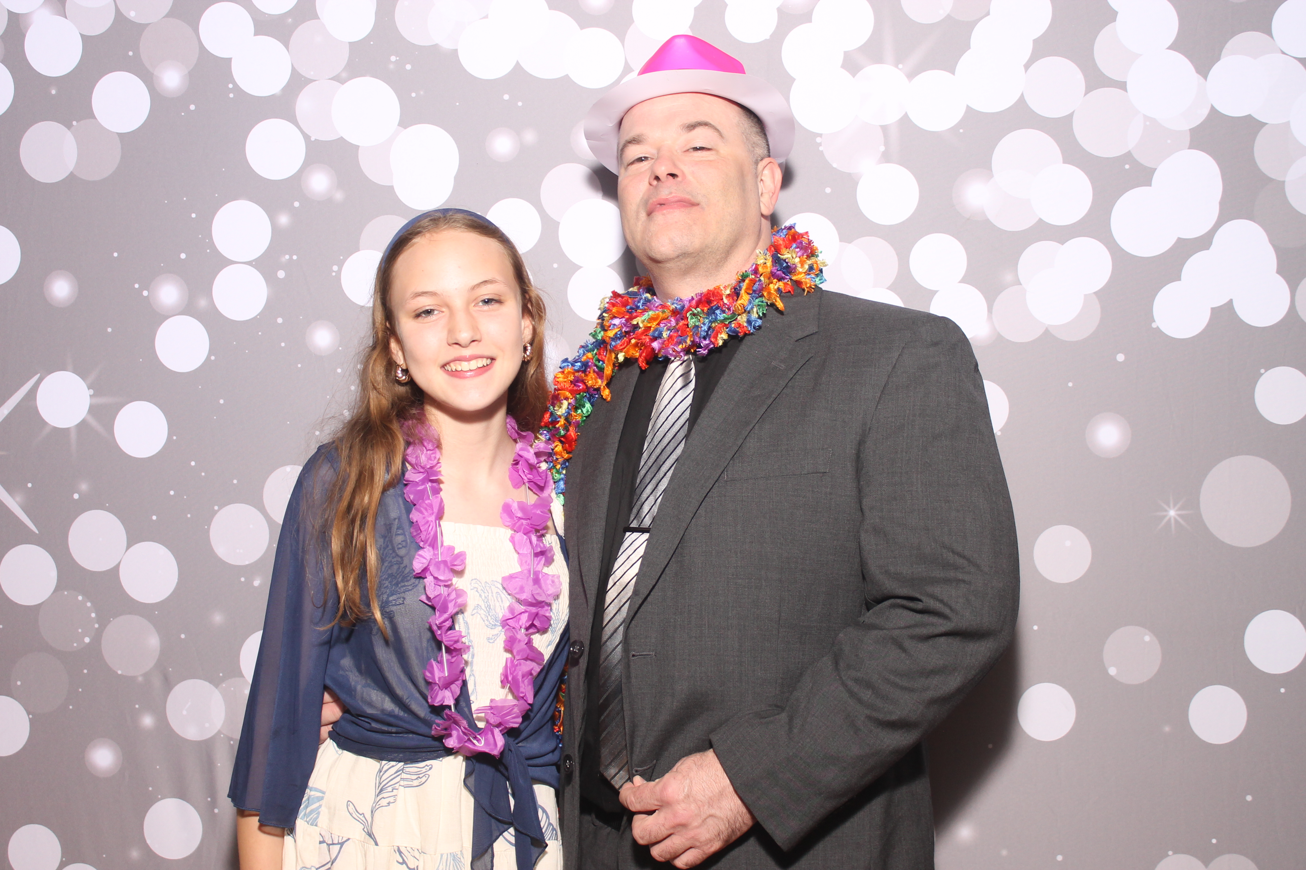Mariemount Father Daughter Dance | View more photos from the event at gallery.photoboothcincy.com/u/PhotoBoothCincy/Mariemount-Father-Daughter-Dance-0