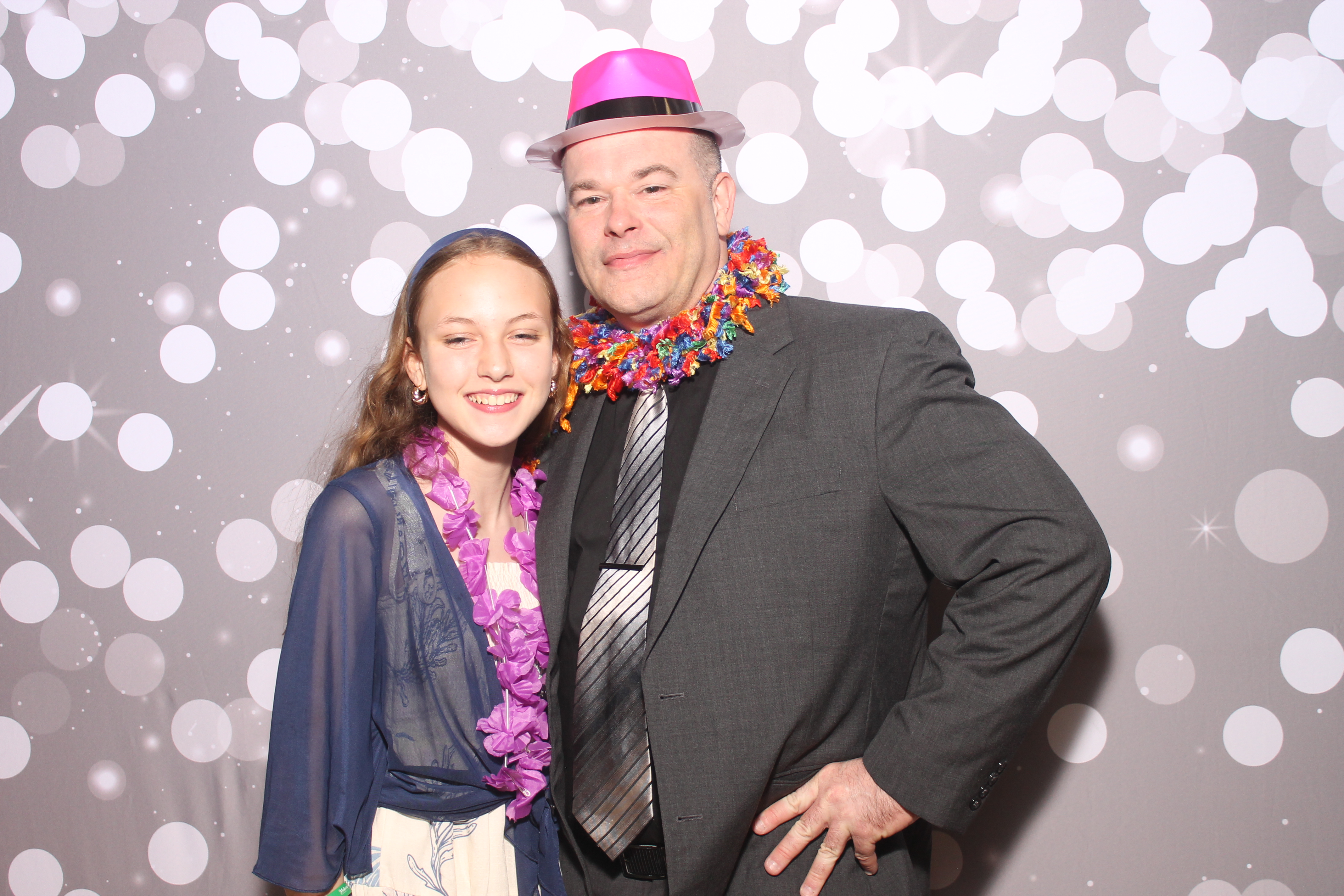 Mariemount Father Daughter Dance | View more photos from the event at gallery.photoboothcincy.com/u/PhotoBoothCincy/Mariemount-Father-Daughter-Dance-0