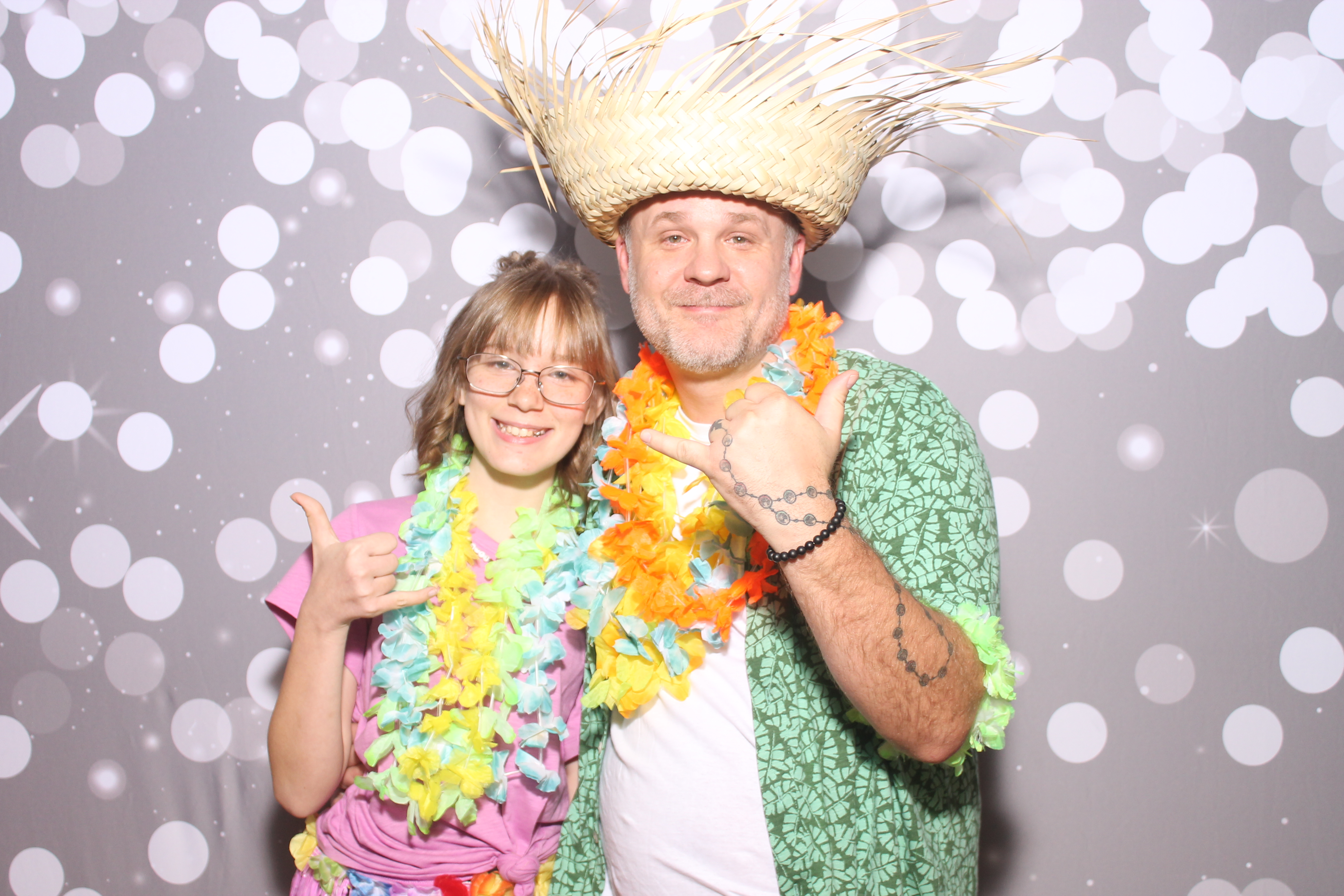 Mariemount Father Daughter Dance | View more photos from the event at gallery.photoboothcincy.com/u/PhotoBoothCincy/Mariemount-Father-Daughter-Dance-0