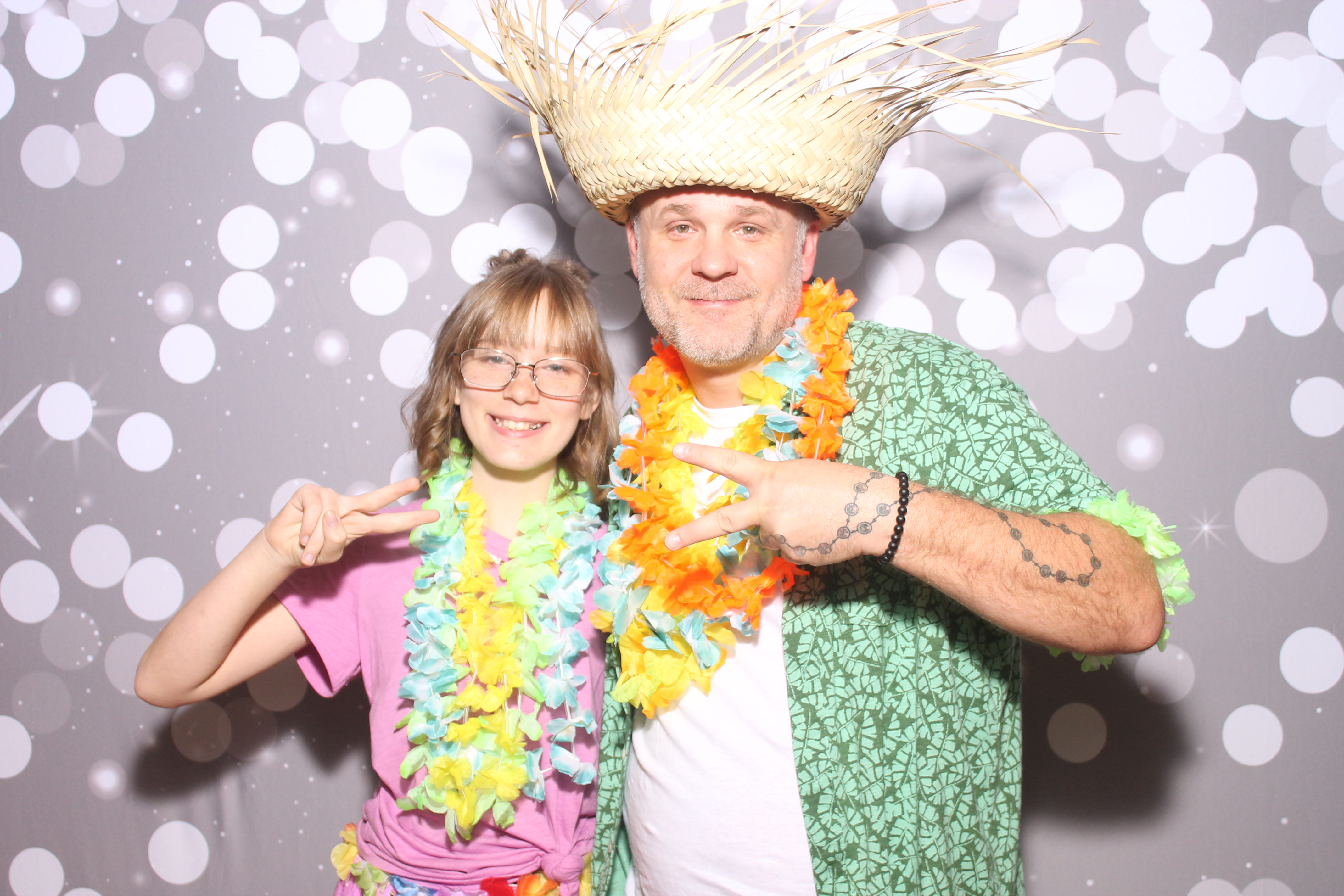 Mariemount Father Daughter Dance | View more photos from the event at gallery.photoboothcincy.com/u/PhotoBoothCincy/Mariemount-Father-Daughter-Dance-0