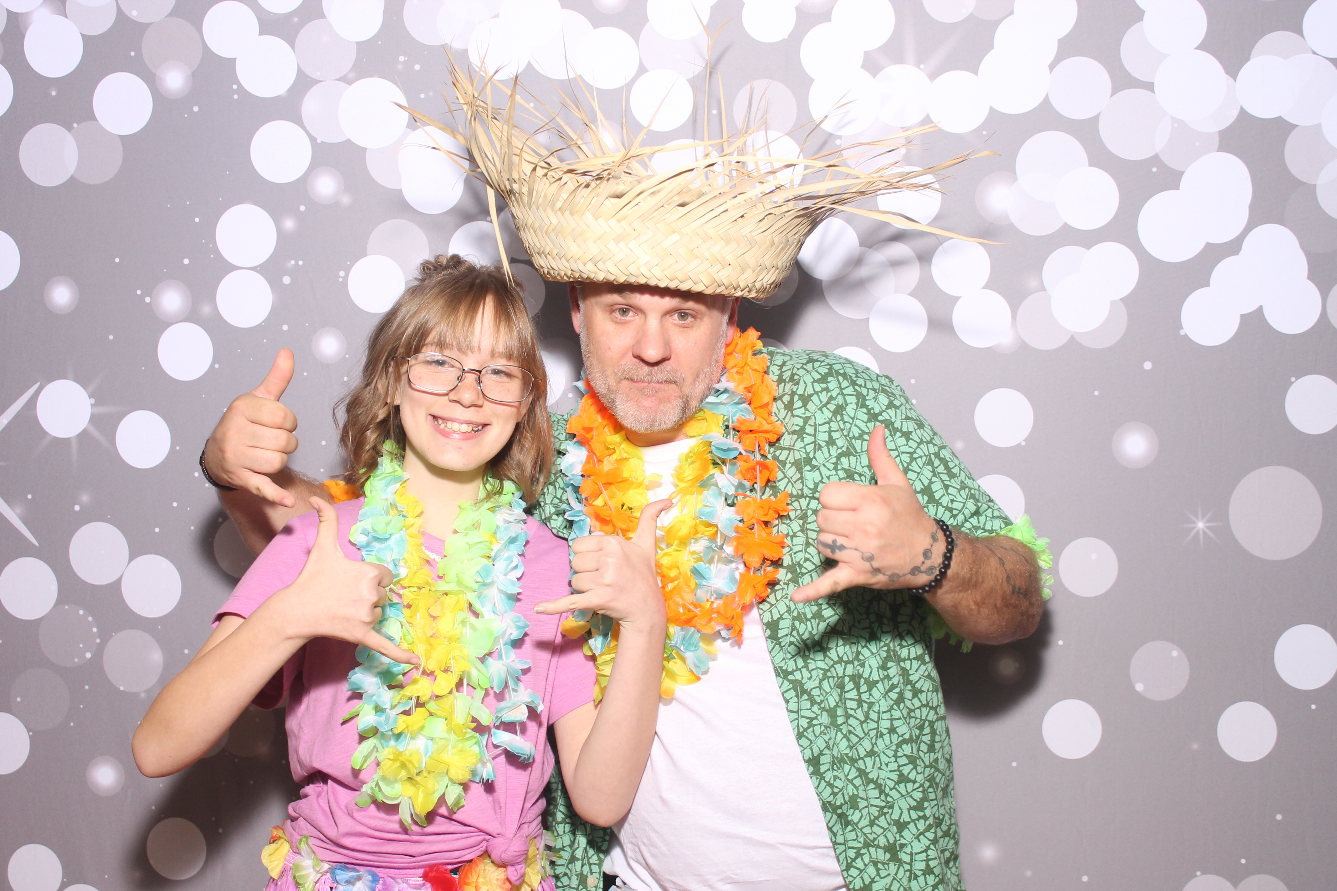 Mariemount Father Daughter Dance | View more photos from the event at gallery.photoboothcincy.com/u/PhotoBoothCincy/Mariemount-Father-Daughter-Dance-0