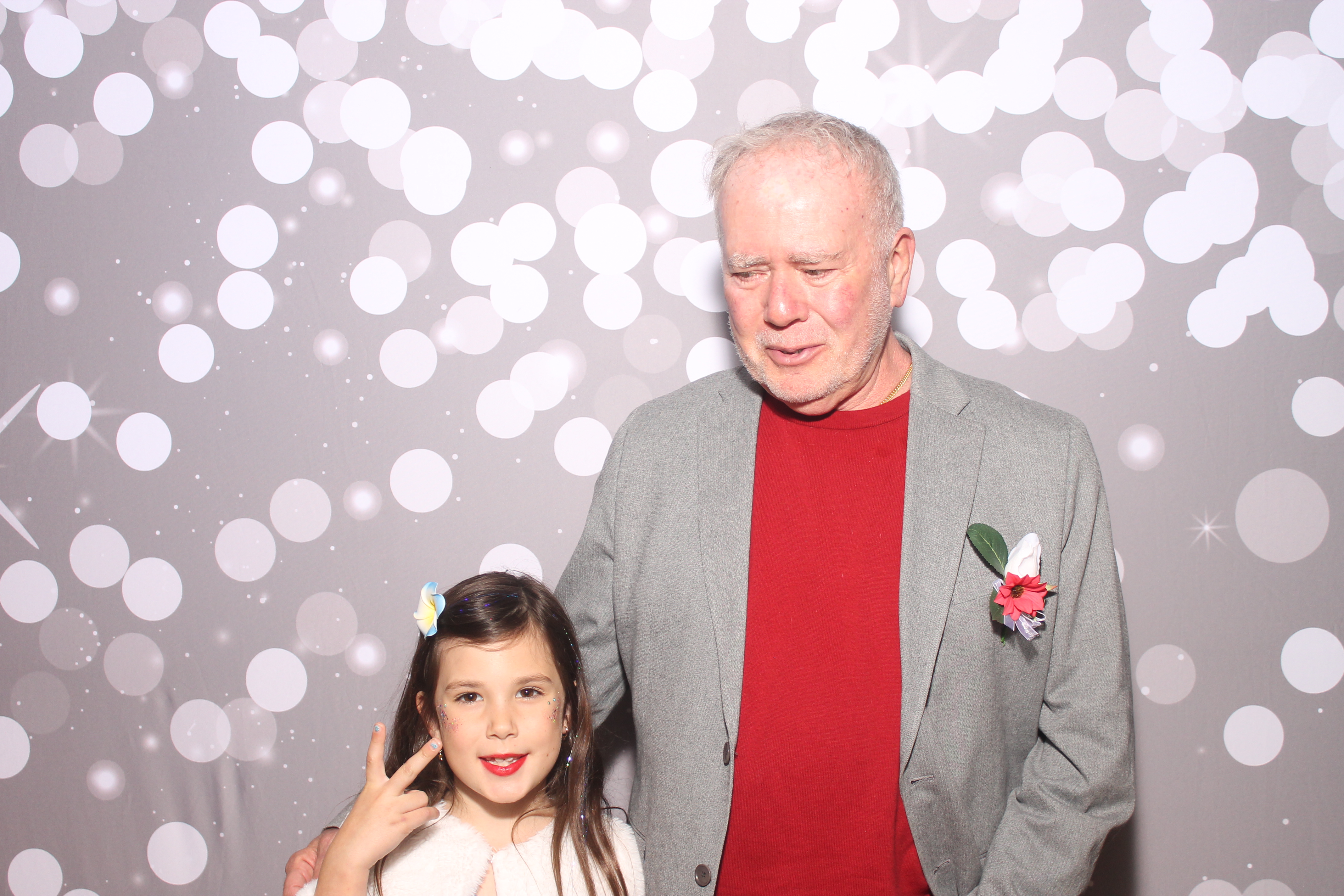 Mariemount Father Daughter Dance | View more photos from the event at gallery.photoboothcincy.com/u/PhotoBoothCincy/Mariemount-Father-Daughter-Dance-0