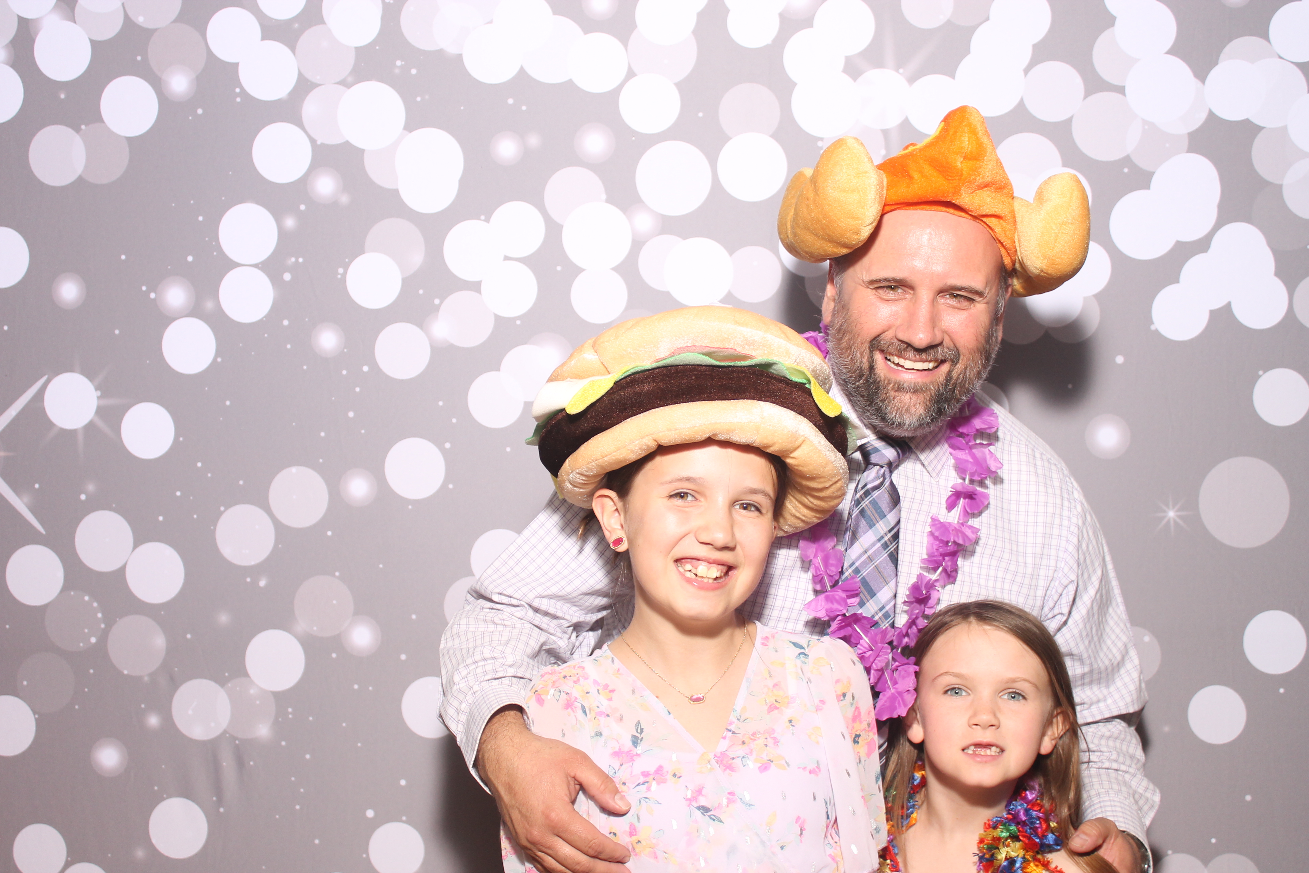 Mariemount Father Daughter Dance | View more photos from the event at gallery.photoboothcincy.com/u/PhotoBoothCincy/Mariemount-Father-Daughter-Dance-0