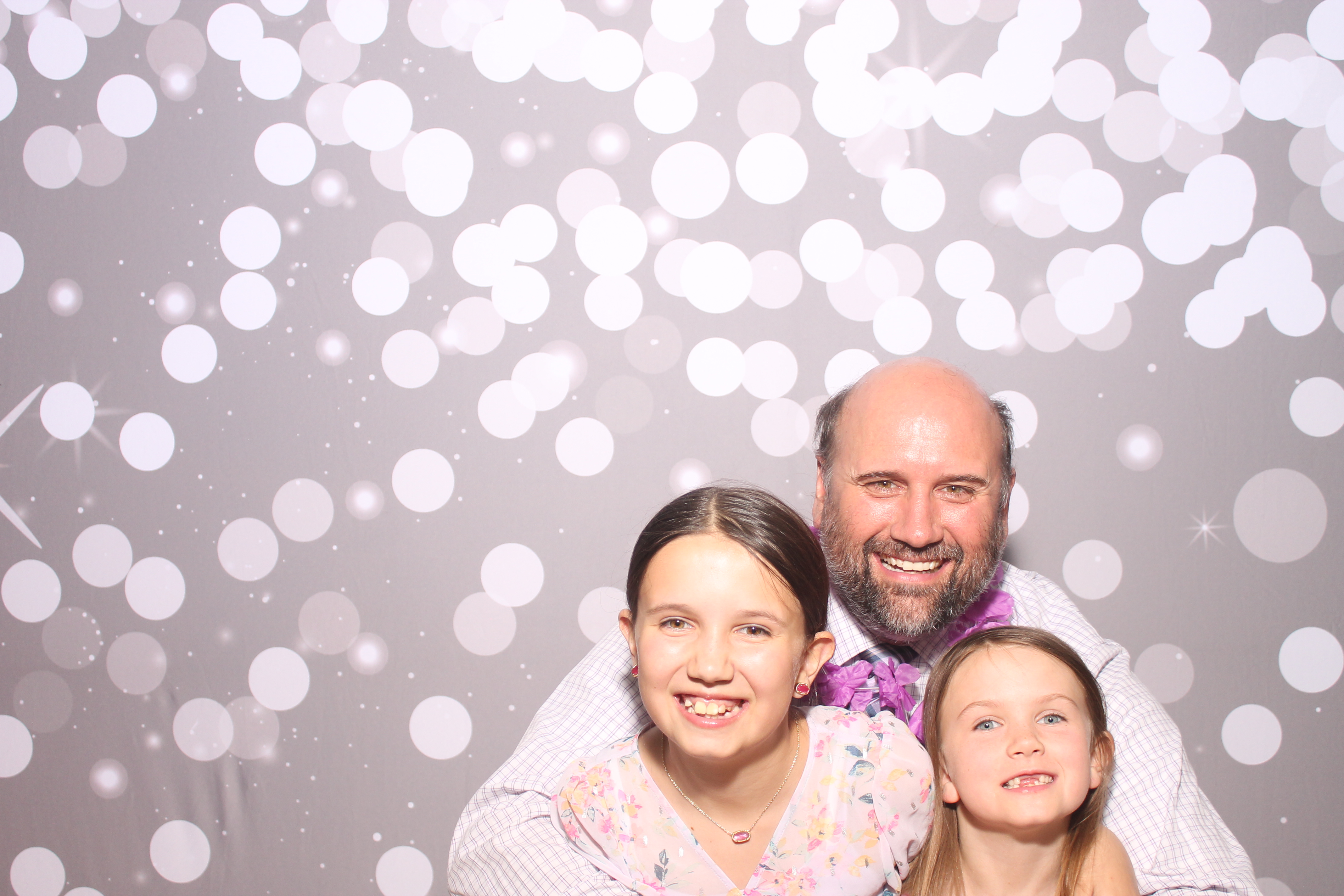 Mariemount Father Daughter Dance | View more photos from the event at gallery.photoboothcincy.com/u/PhotoBoothCincy/Mariemount-Father-Daughter-Dance-0