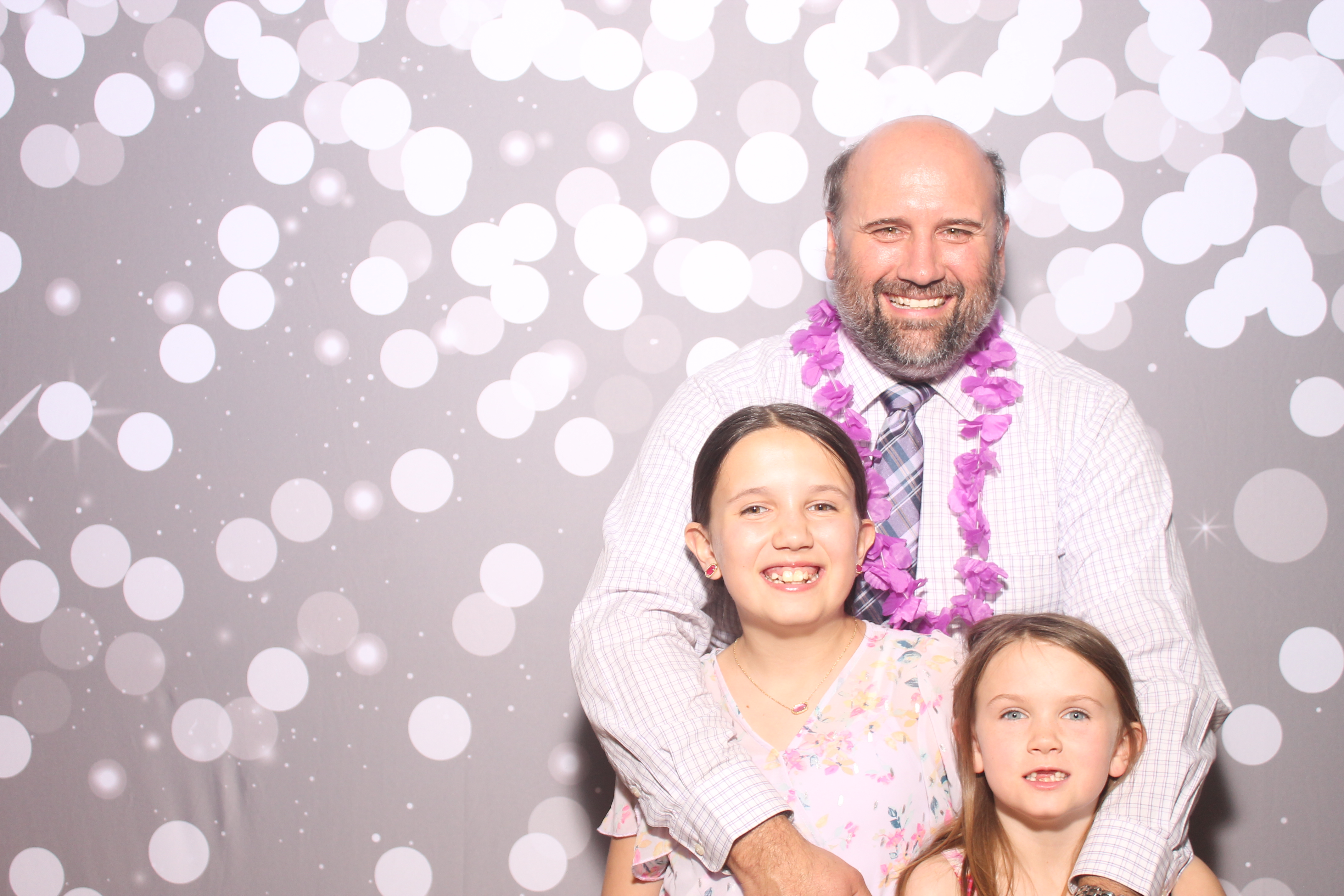 Mariemount Father Daughter Dance | View more photos from the event at gallery.photoboothcincy.com/u/PhotoBoothCincy/Mariemount-Father-Daughter-Dance-0