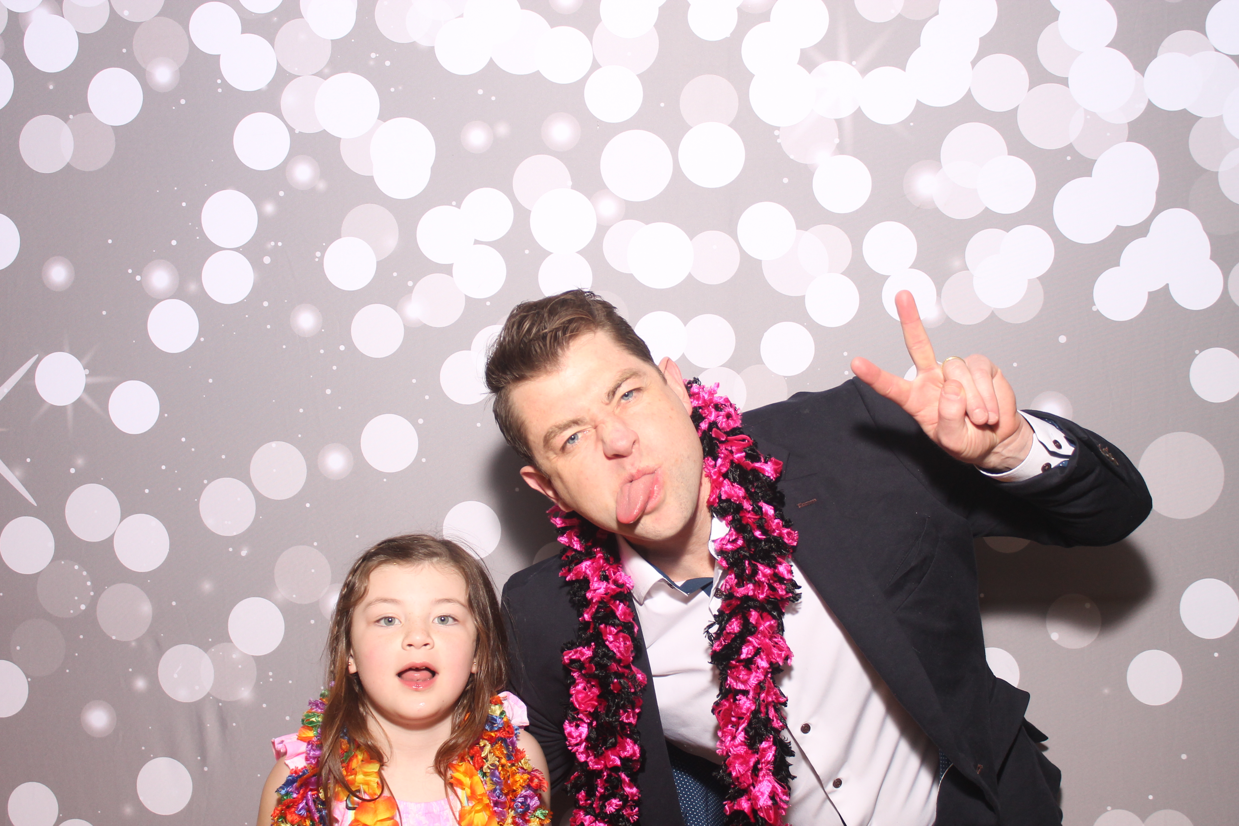 Mariemount Father Daughter Dance | View more photos from the event at gallery.photoboothcincy.com/u/PhotoBoothCincy/Mariemount-Father-Daughter-Dance-0