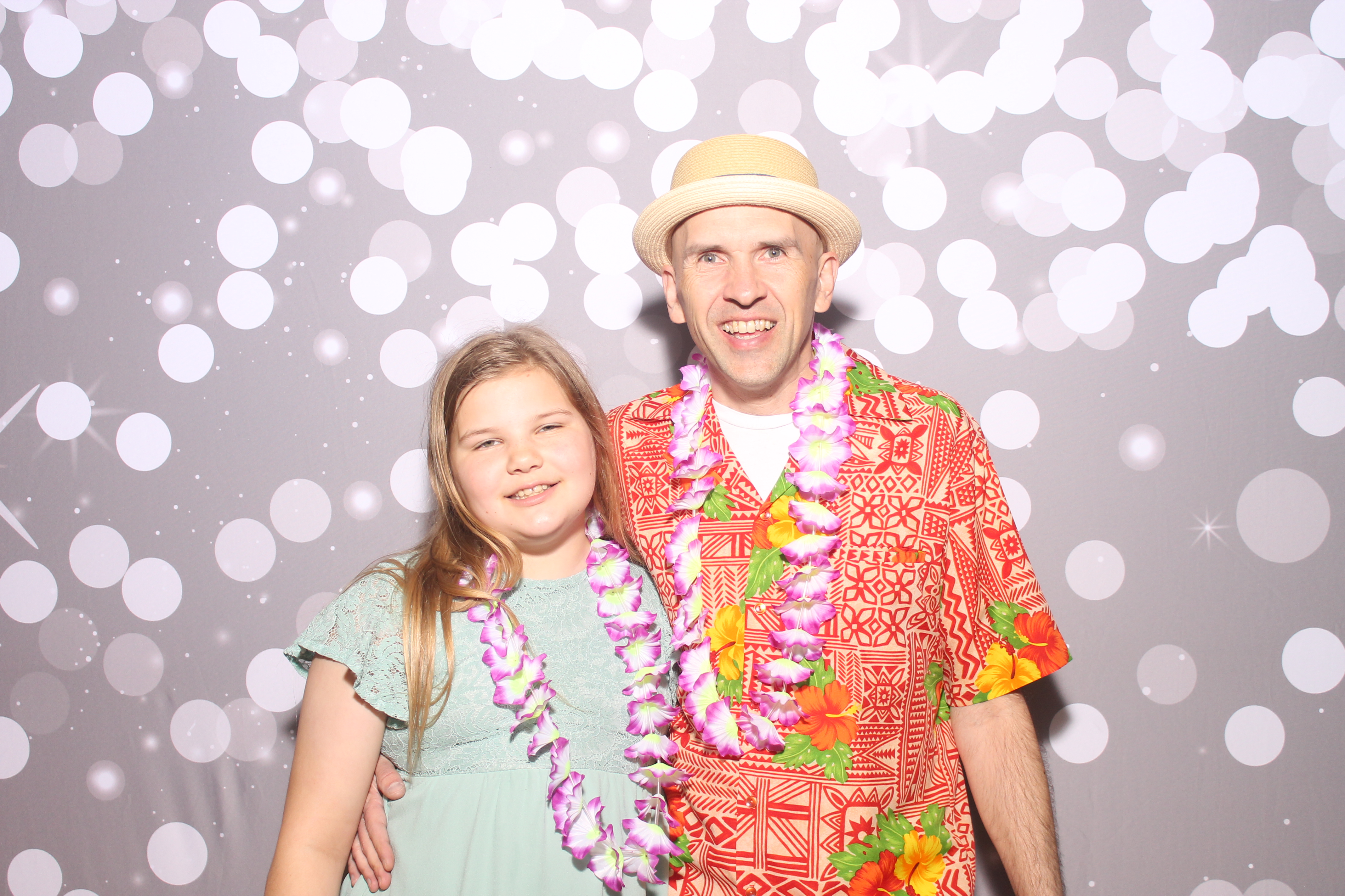 Mariemount Father Daughter Dance | View more photos from the event at gallery.photoboothcincy.com/u/PhotoBoothCincy/Mariemount-Father-Daughter-Dance-0