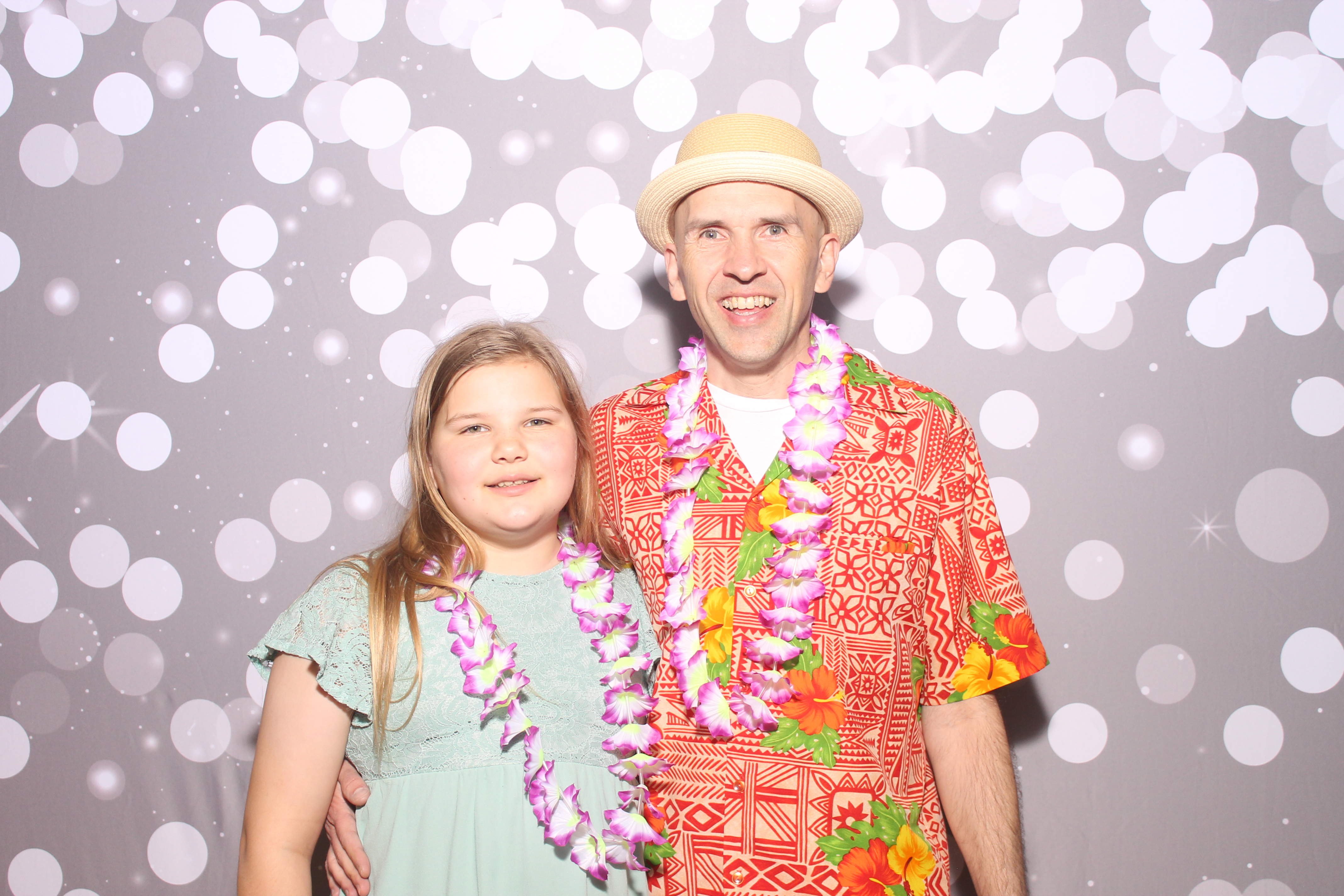 Mariemount Father Daughter Dance | View more photos from the event at gallery.photoboothcincy.com/u/PhotoBoothCincy/Mariemount-Father-Daughter-Dance-0