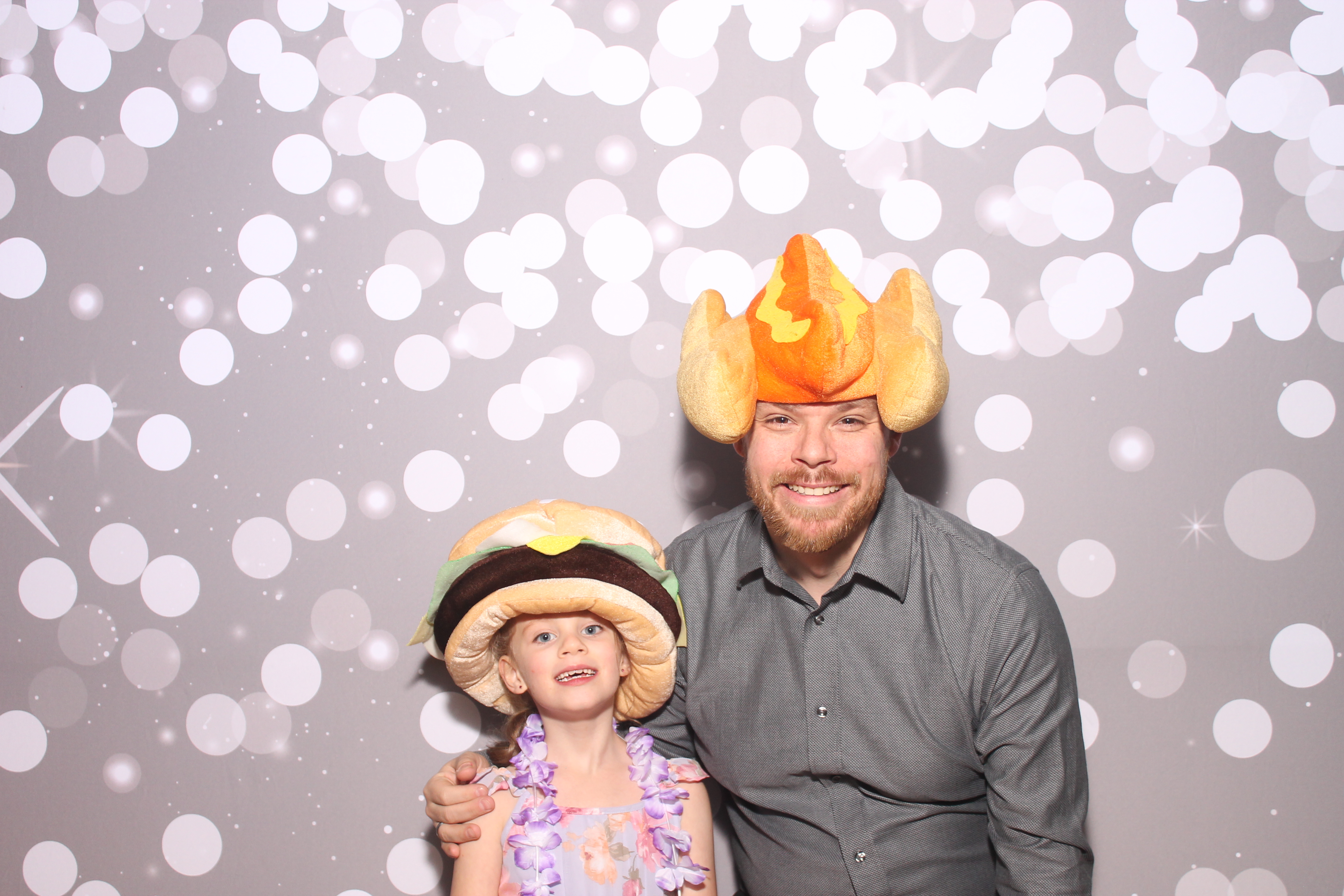 Mariemount Father Daughter Dance | View more photos from the event at gallery.photoboothcincy.com/u/PhotoBoothCincy/Mariemount-Father-Daughter-Dance-0
