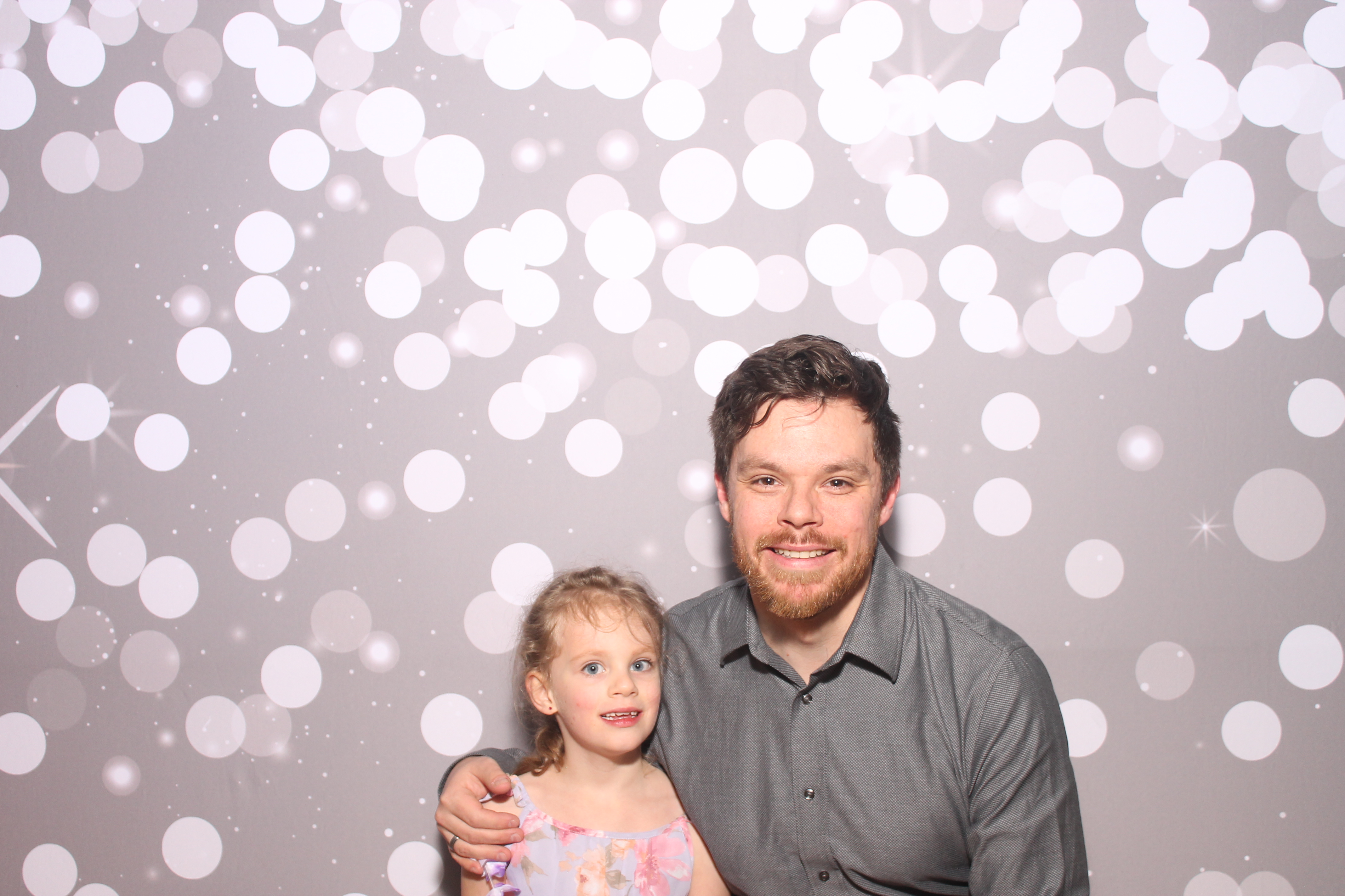 Mariemount Father Daughter Dance | View more photos from the event at gallery.photoboothcincy.com/u/PhotoBoothCincy/Mariemount-Father-Daughter-Dance-0