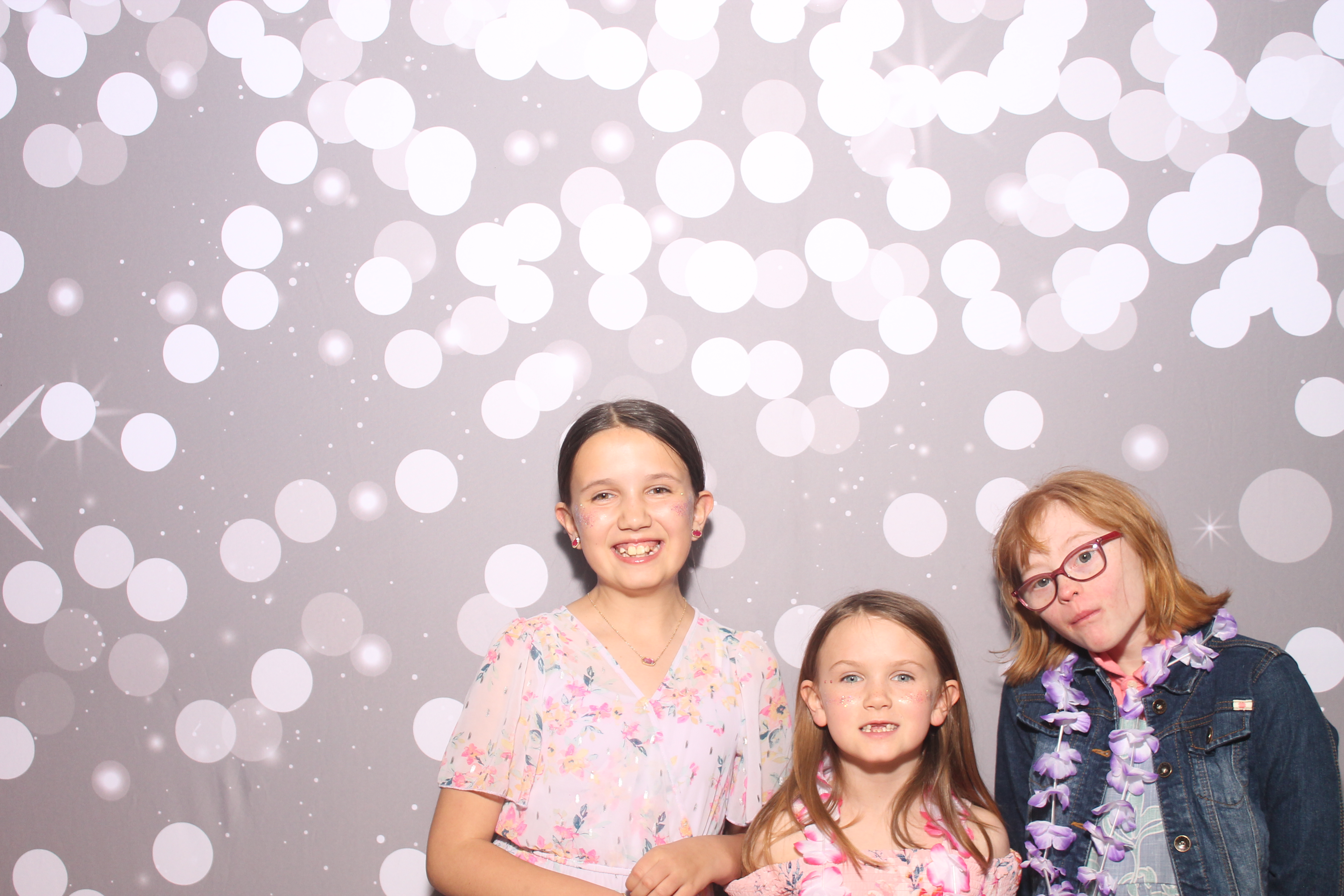 Mariemount Father Daughter Dance | View more photos from the event at gallery.photoboothcincy.com/u/PhotoBoothCincy/Mariemount-Father-Daughter-Dance-0