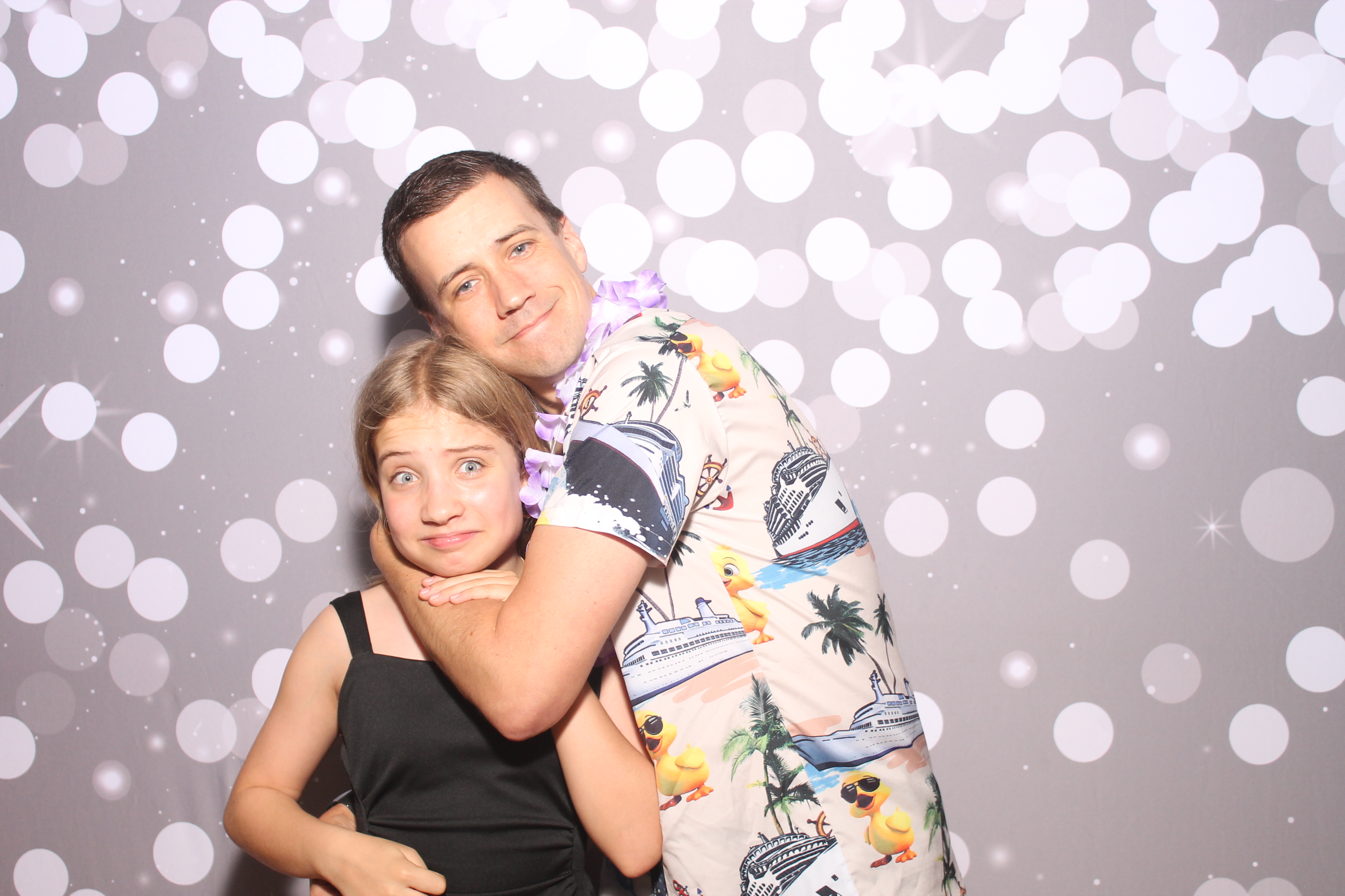 Mariemount Father Daughter Dance | View more photos from the event at gallery.photoboothcincy.com/u/PhotoBoothCincy/Mariemount-Father-Daughter-Dance-0