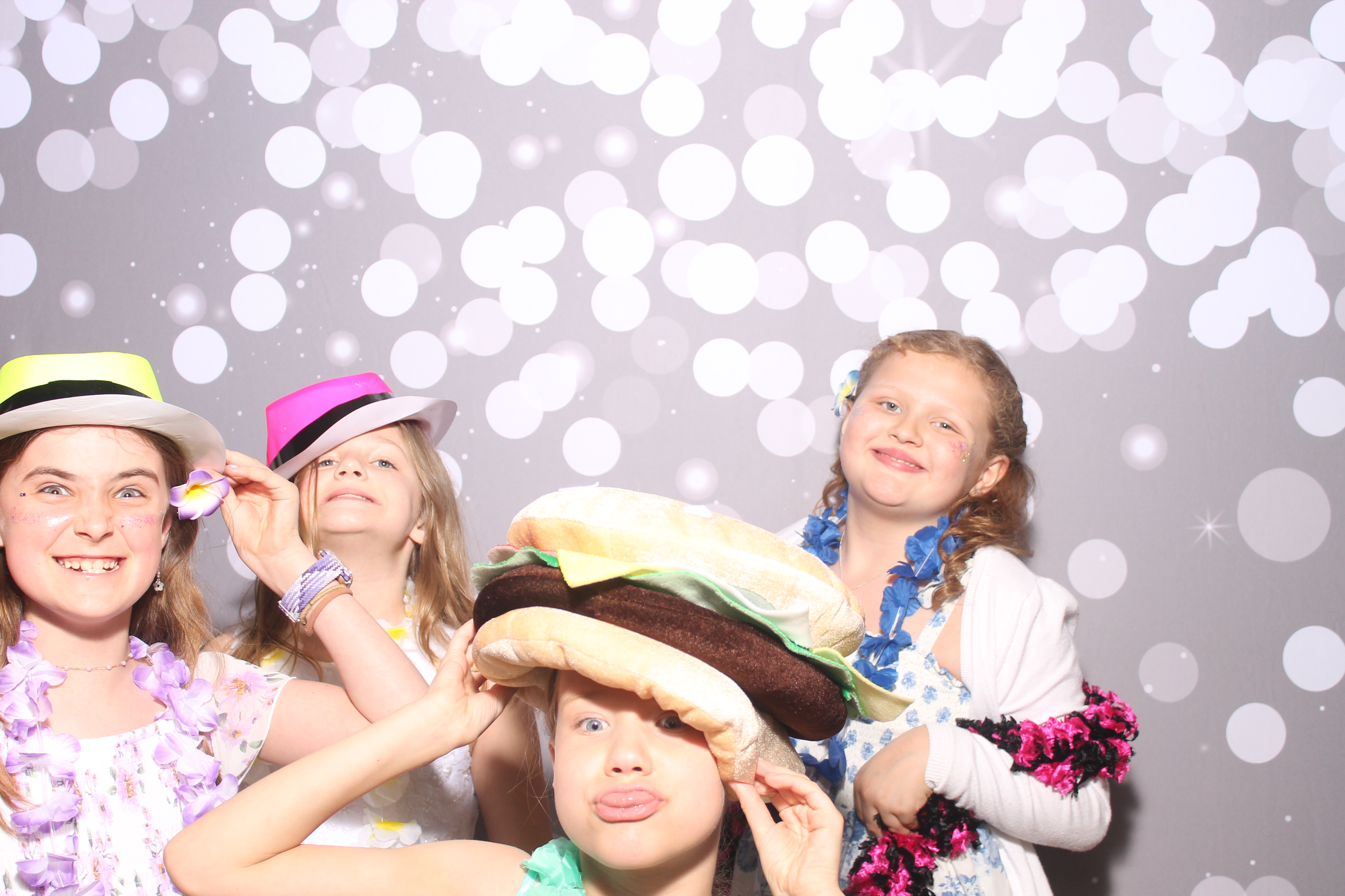 Mariemount Father Daughter Dance | View more photos from the event at gallery.photoboothcincy.com/u/PhotoBoothCincy/Mariemount-Father-Daughter-Dance-0