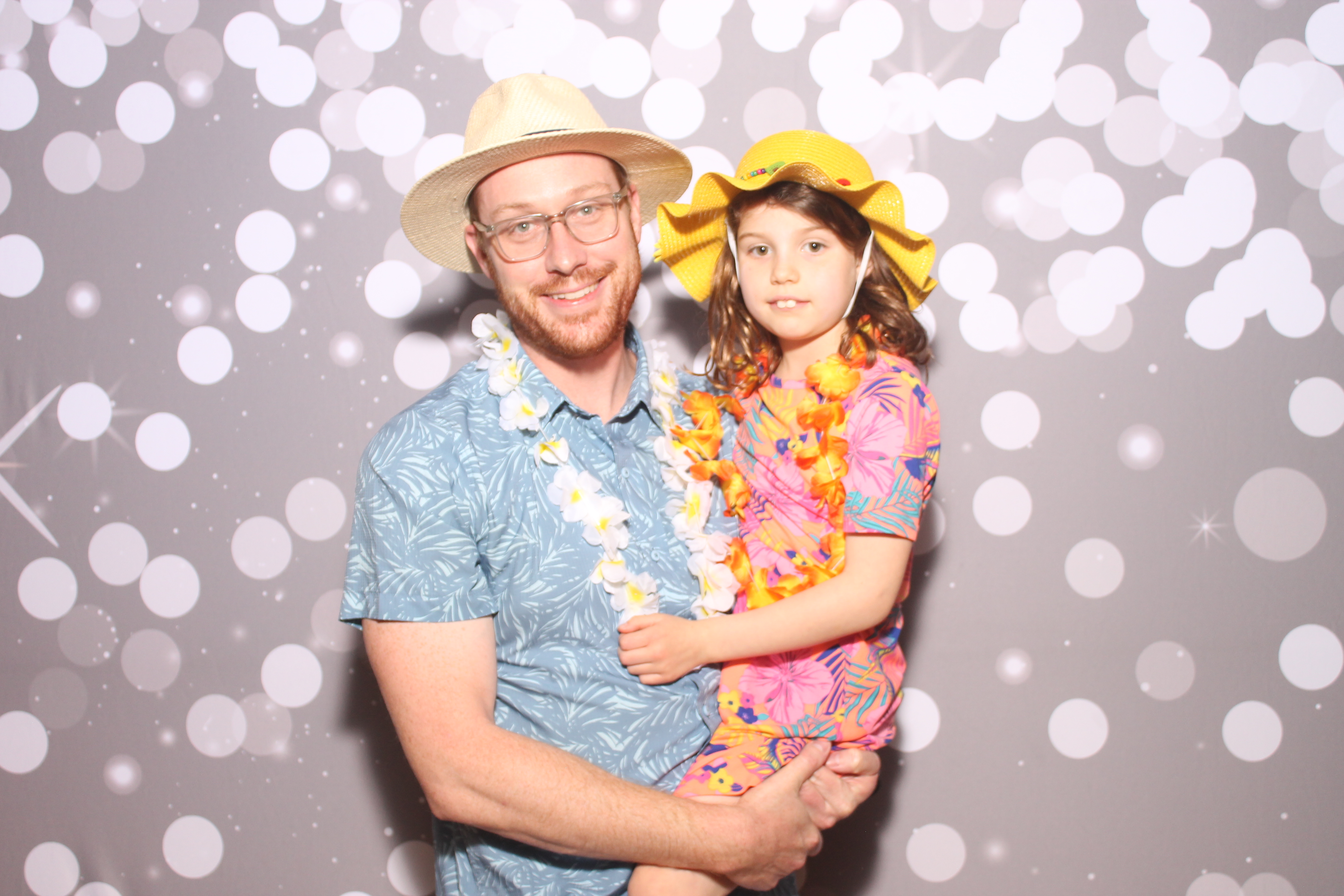 Mariemount Father Daughter Dance | View more photos from the event at gallery.photoboothcincy.com/u/PhotoBoothCincy/Mariemount-Father-Daughter-Dance-0