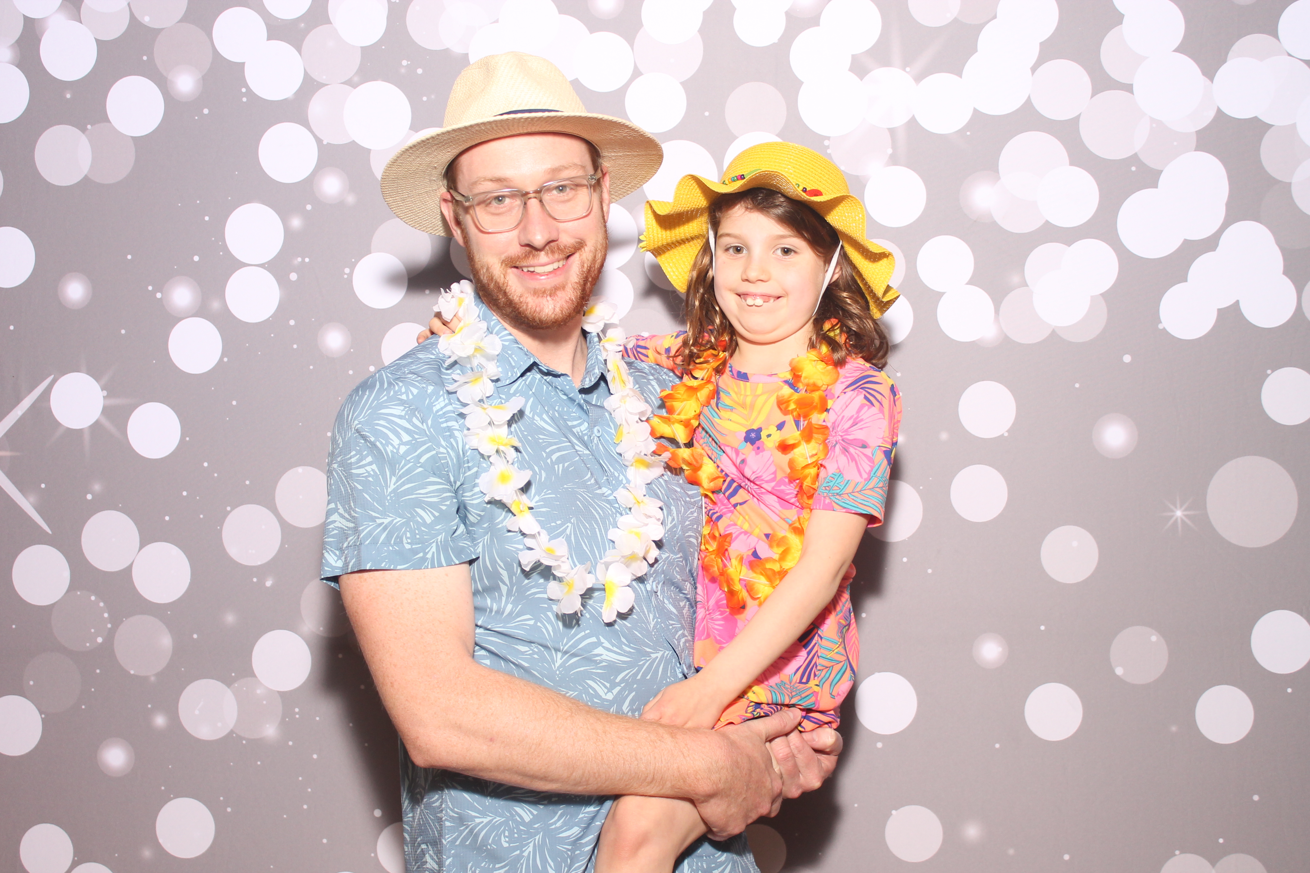 Mariemount Father Daughter Dance | View more photos from the event at gallery.photoboothcincy.com/u/PhotoBoothCincy/Mariemount-Father-Daughter-Dance-0