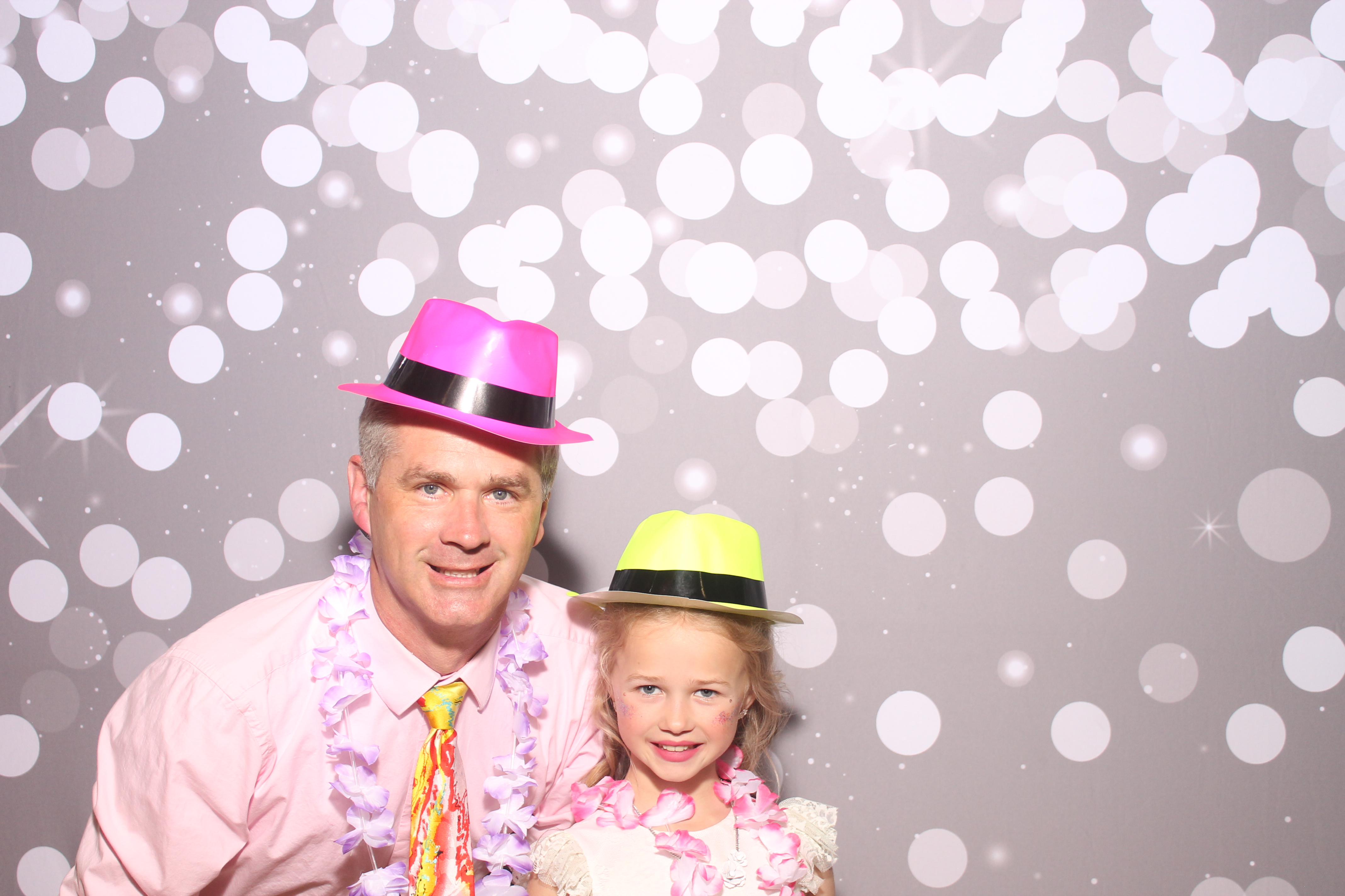 Mariemount Father Daughter Dance | View more photos from the event at gallery.photoboothcincy.com/u/PhotoBoothCincy/Mariemount-Father-Daughter-Dance-0