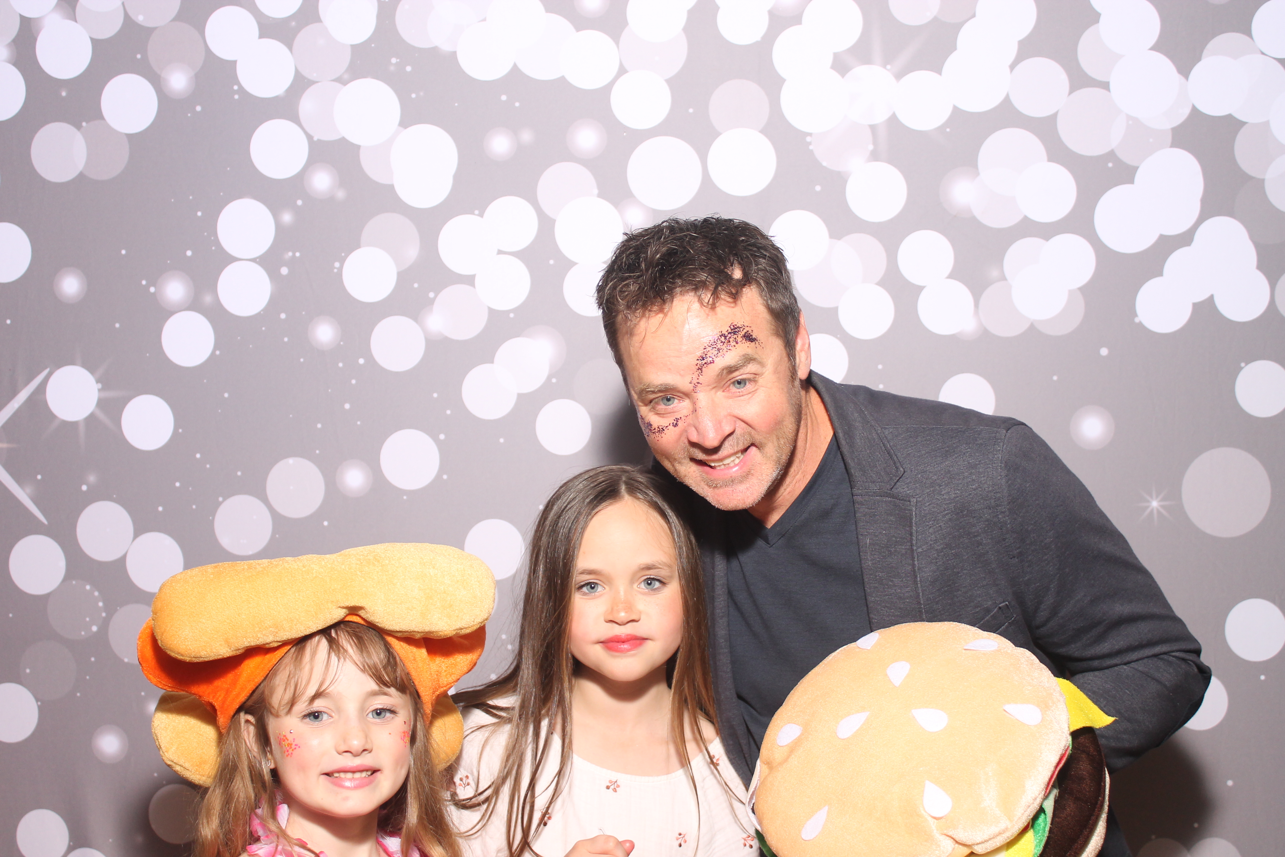 Mariemount Father Daughter Dance | View more photos from the event at gallery.photoboothcincy.com/u/PhotoBoothCincy/Mariemount-Father-Daughter-Dance-0