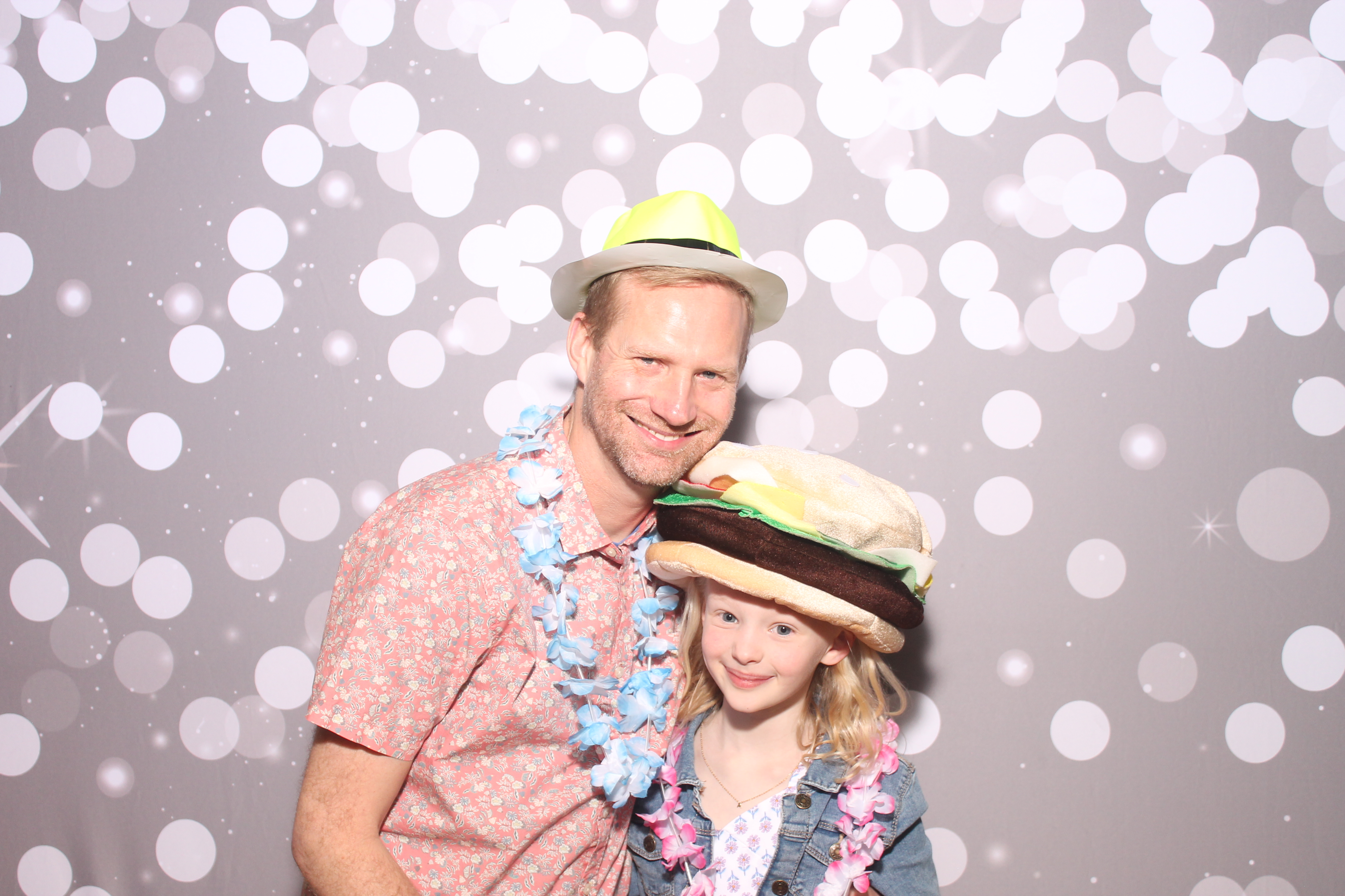 Mariemount Father Daughter Dance | View more photos from the event at gallery.photoboothcincy.com/u/PhotoBoothCincy/Mariemount-Father-Daughter-Dance-0
