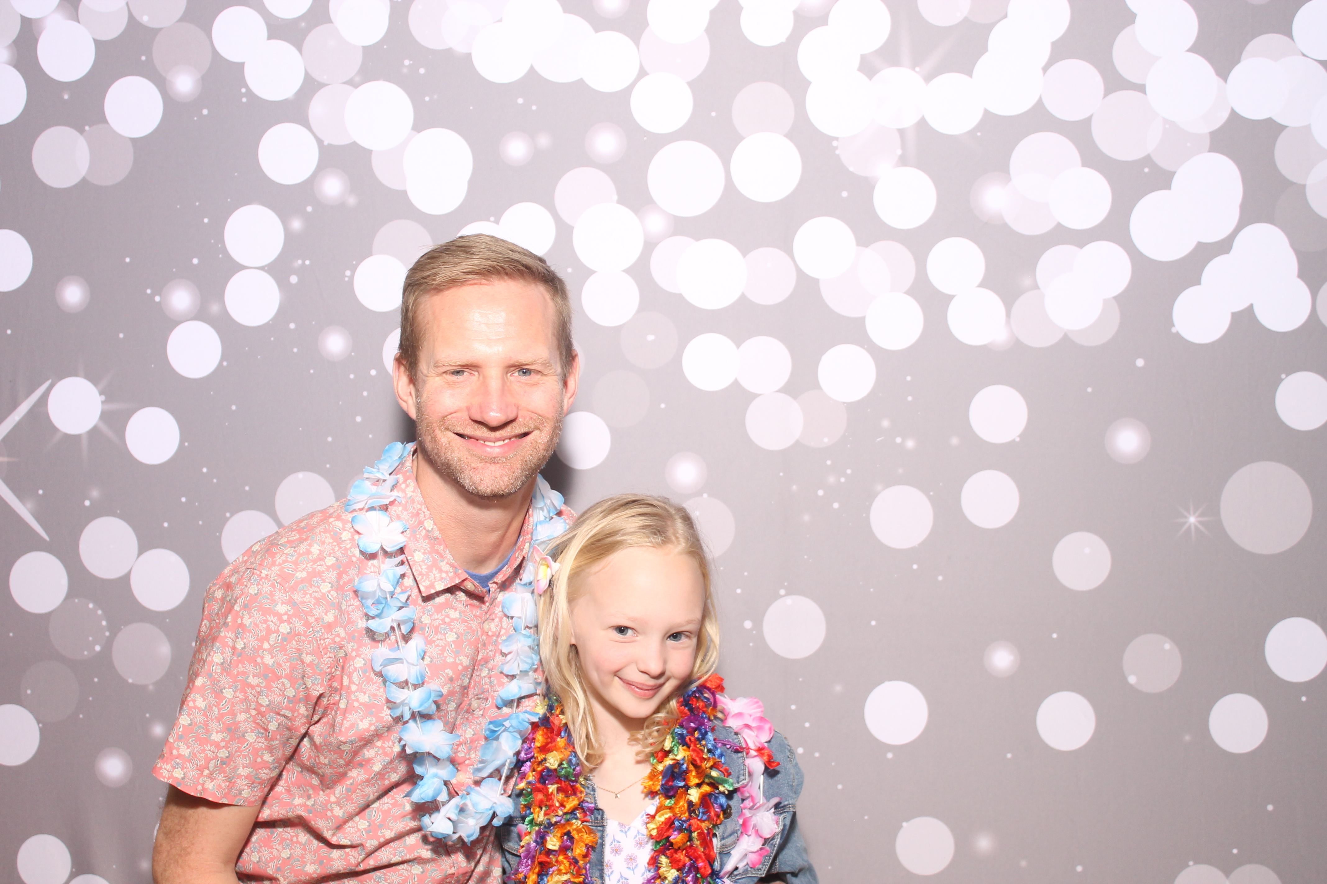 Mariemount Father Daughter Dance | View more photos from the event at gallery.photoboothcincy.com/u/PhotoBoothCincy/Mariemount-Father-Daughter-Dance-0