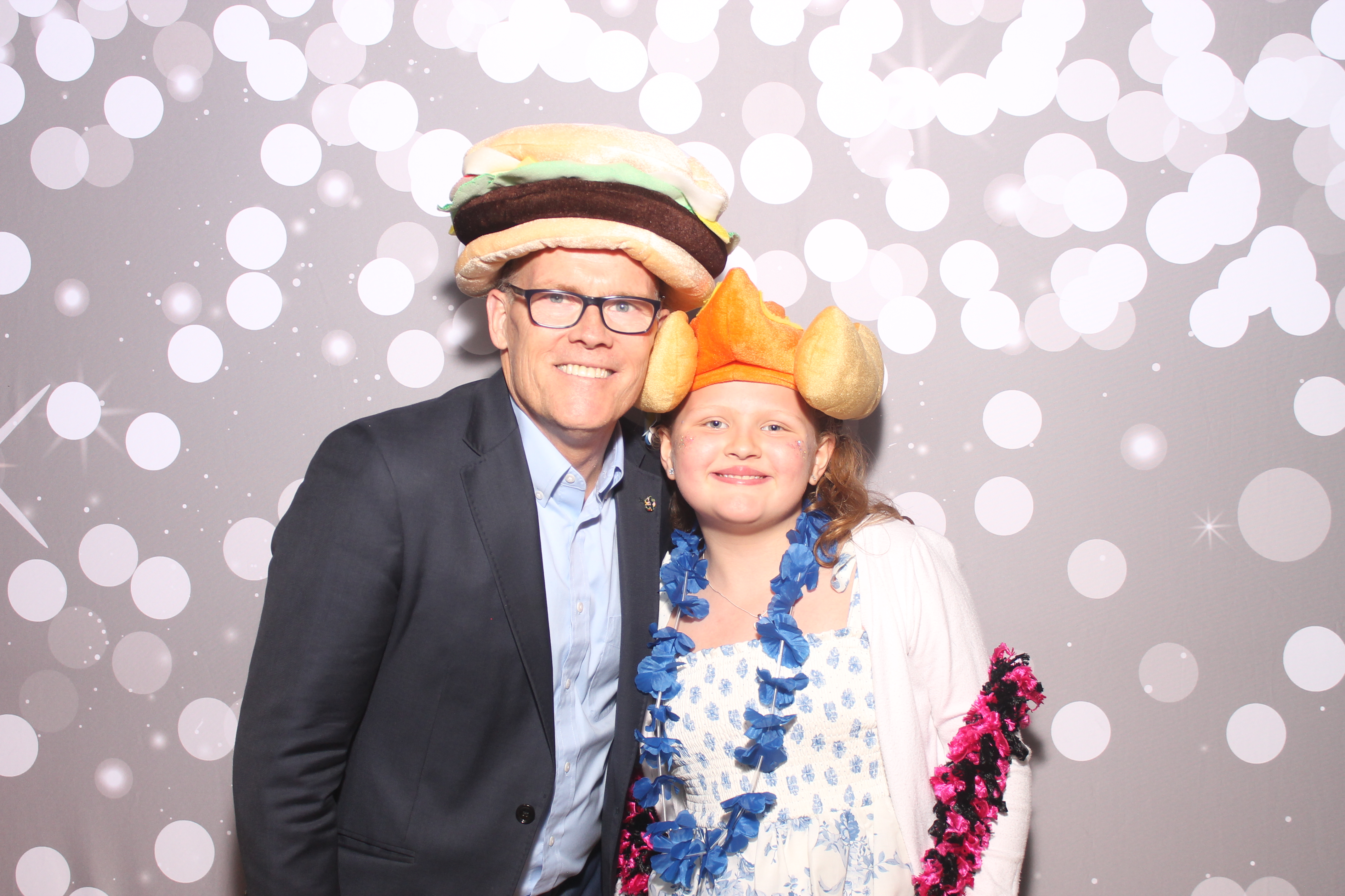 Mariemount Father Daughter Dance | View more photos from the event at gallery.photoboothcincy.com/u/PhotoBoothCincy/Mariemount-Father-Daughter-Dance-0