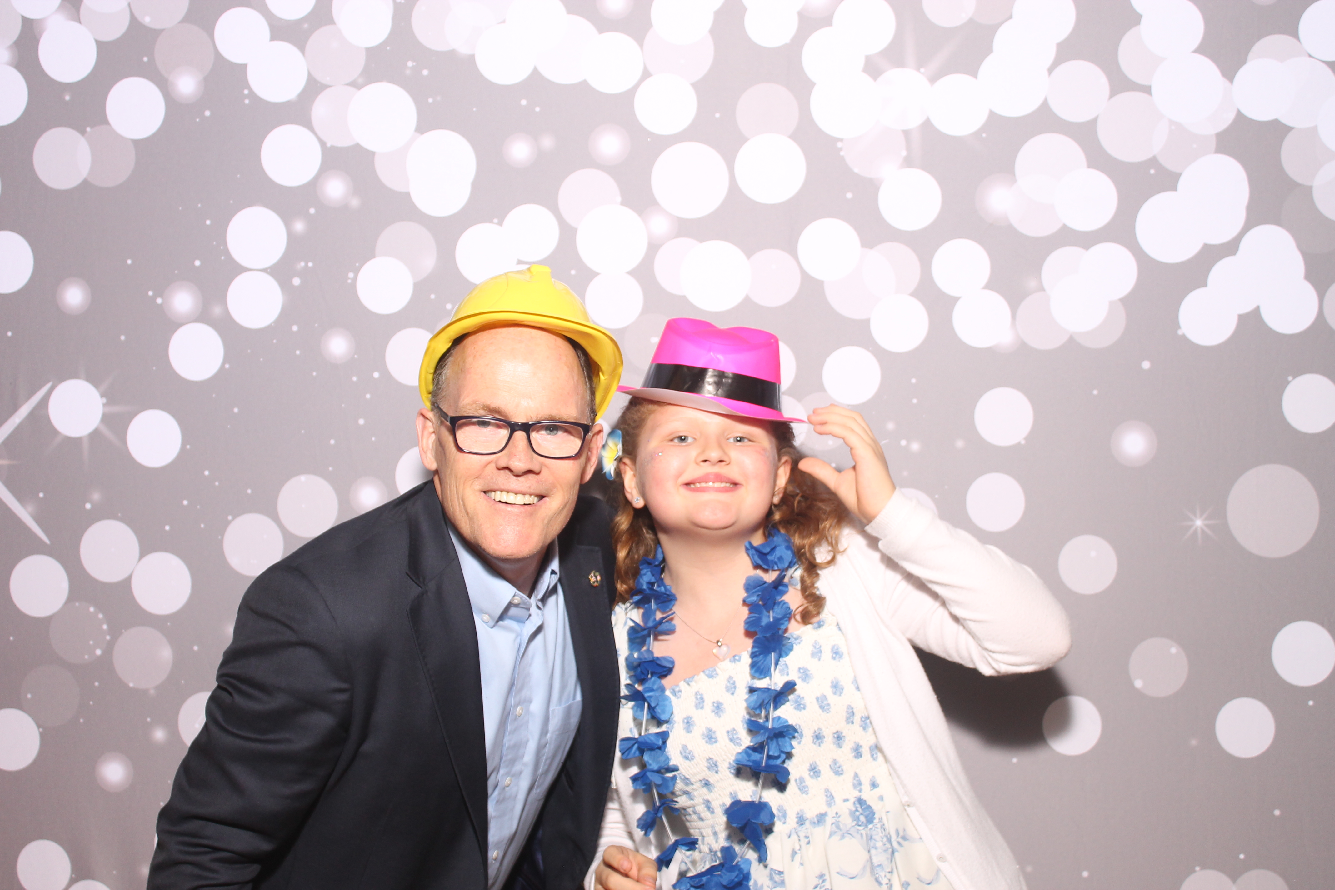 Mariemount Father Daughter Dance | View more photos from the event at gallery.photoboothcincy.com/u/PhotoBoothCincy/Mariemount-Father-Daughter-Dance-0