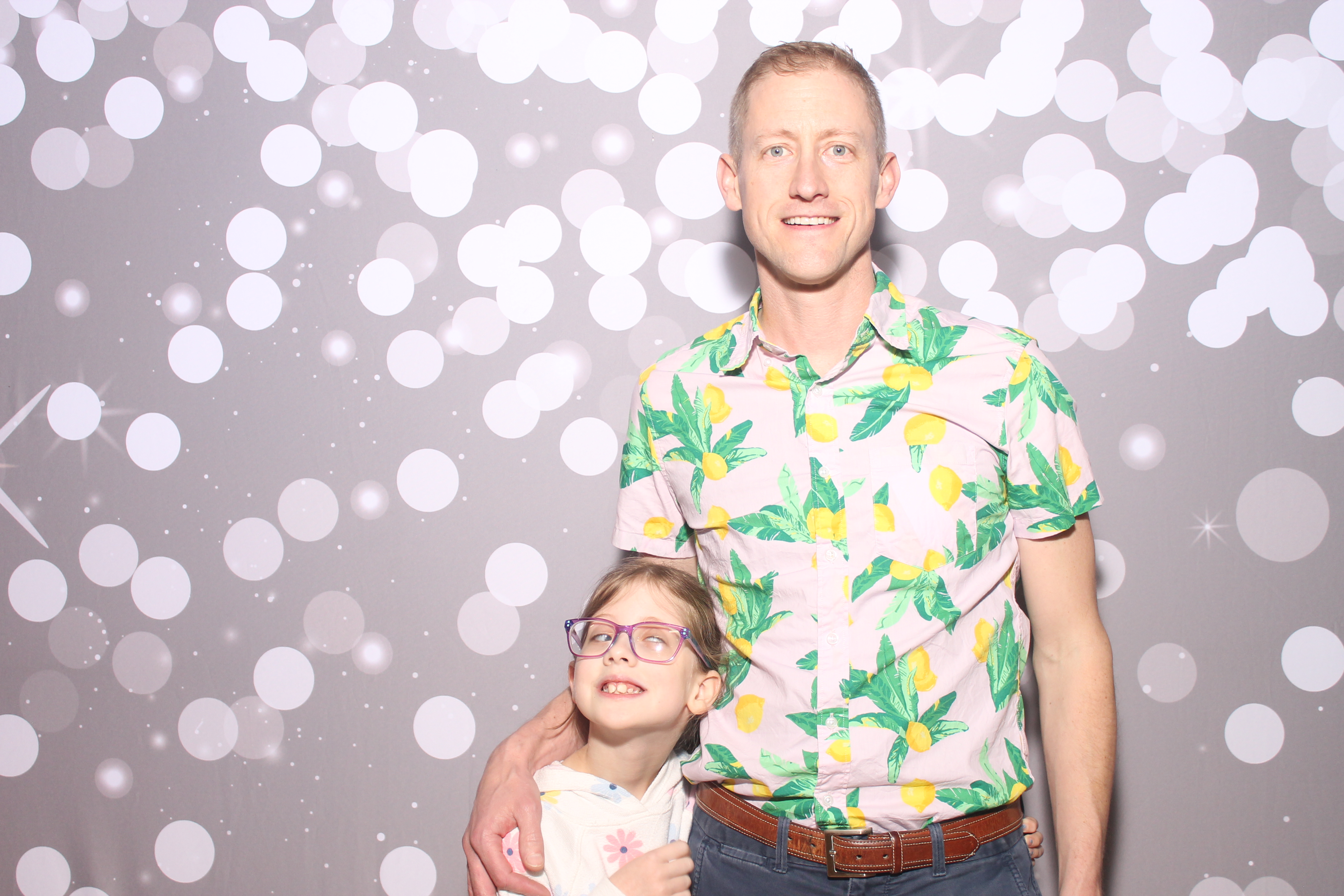 Mariemount Father Daughter Dance | View more photos from the event at gallery.photoboothcincy.com/u/PhotoBoothCincy/Mariemount-Father-Daughter-Dance-0