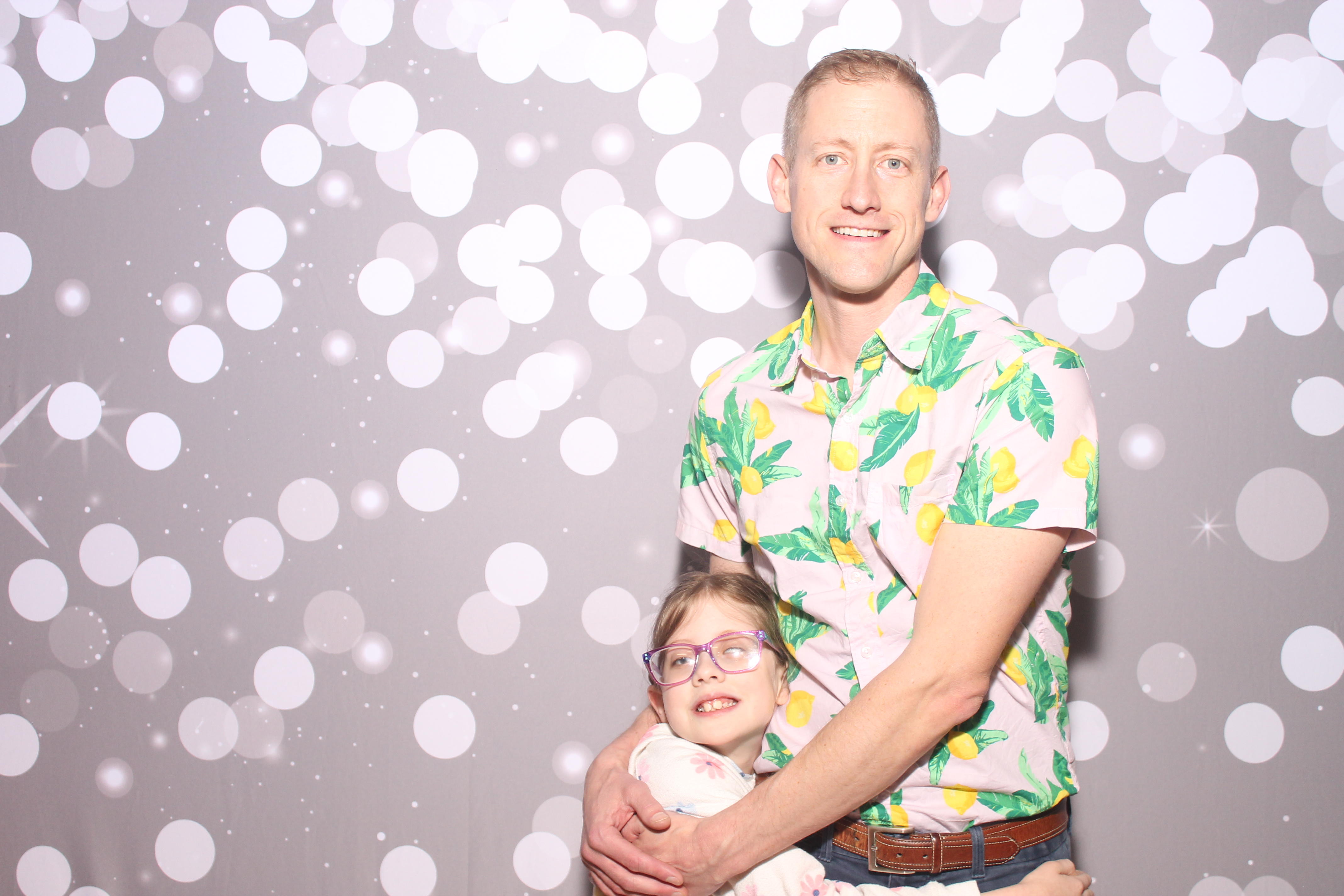 Mariemount Father Daughter Dance | View more photos from the event at gallery.photoboothcincy.com/u/PhotoBoothCincy/Mariemount-Father-Daughter-Dance-0