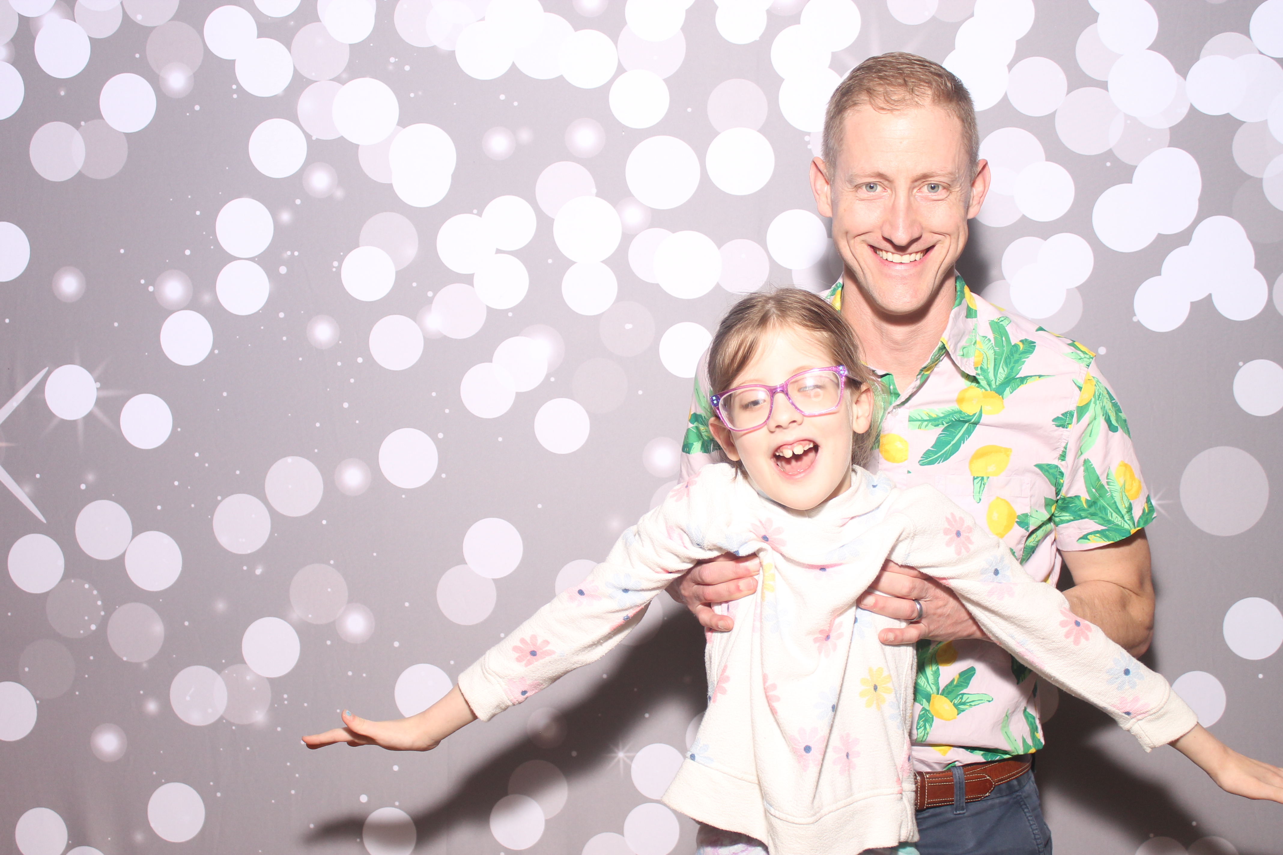 Mariemount Father Daughter Dance | View more photos from the event at gallery.photoboothcincy.com/u/PhotoBoothCincy/Mariemount-Father-Daughter-Dance-0