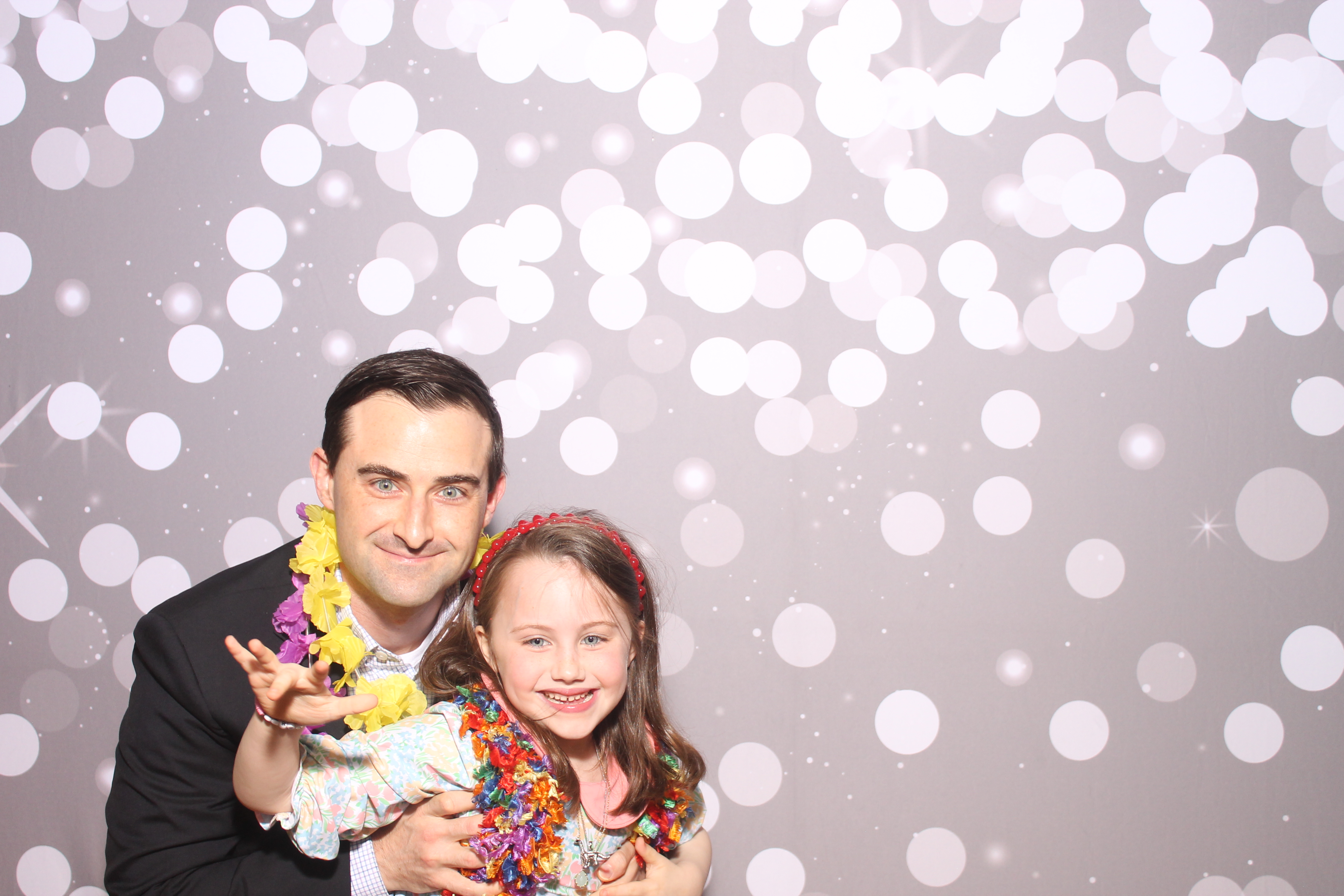 Mariemount Father Daughter Dance | View more photos from the event at gallery.photoboothcincy.com/u/PhotoBoothCincy/Mariemount-Father-Daughter-Dance-0