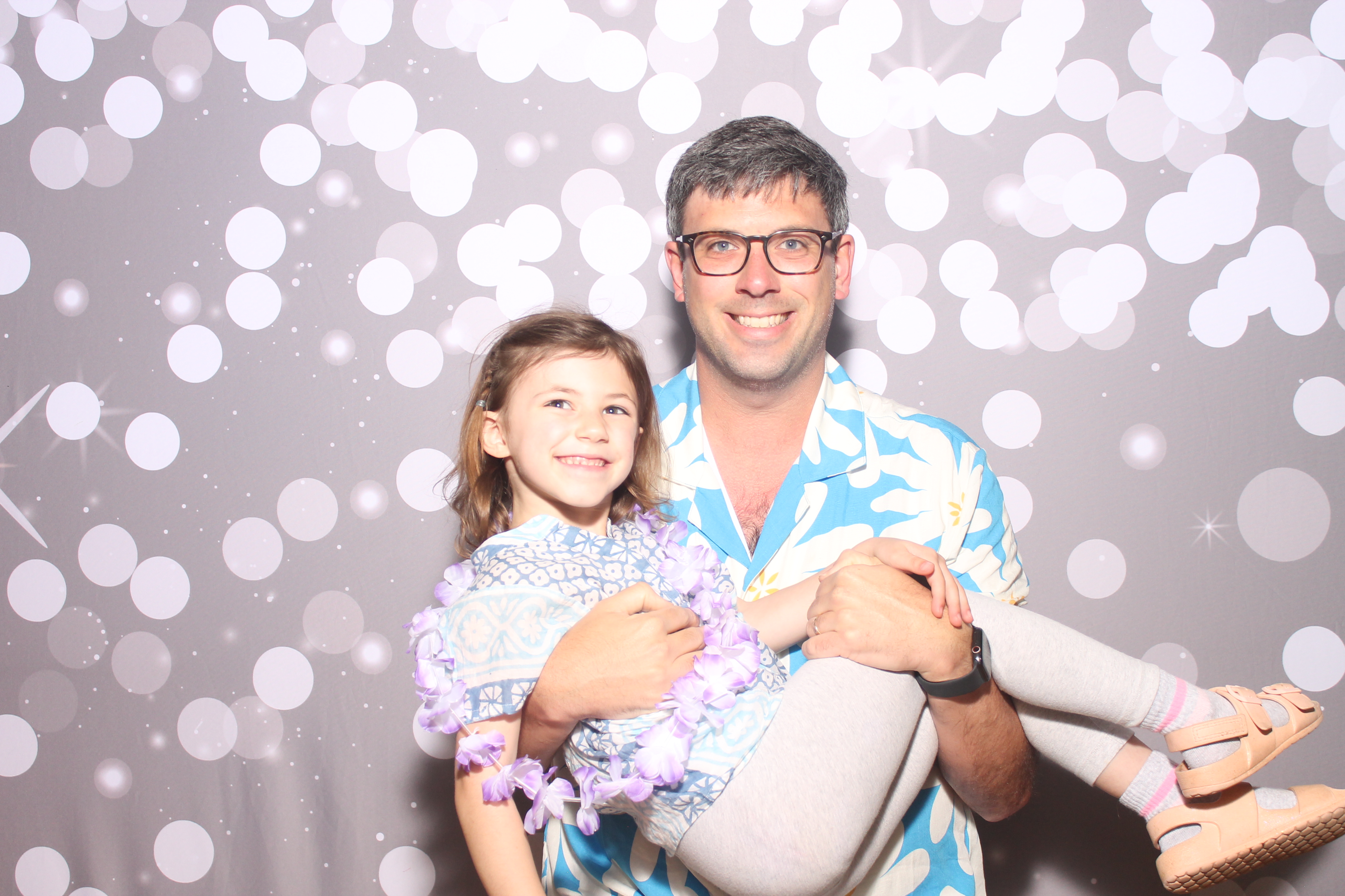 Mariemount Father Daughter Dance | View more photos from the event at gallery.photoboothcincy.com/u/PhotoBoothCincy/Mariemount-Father-Daughter-Dance-0