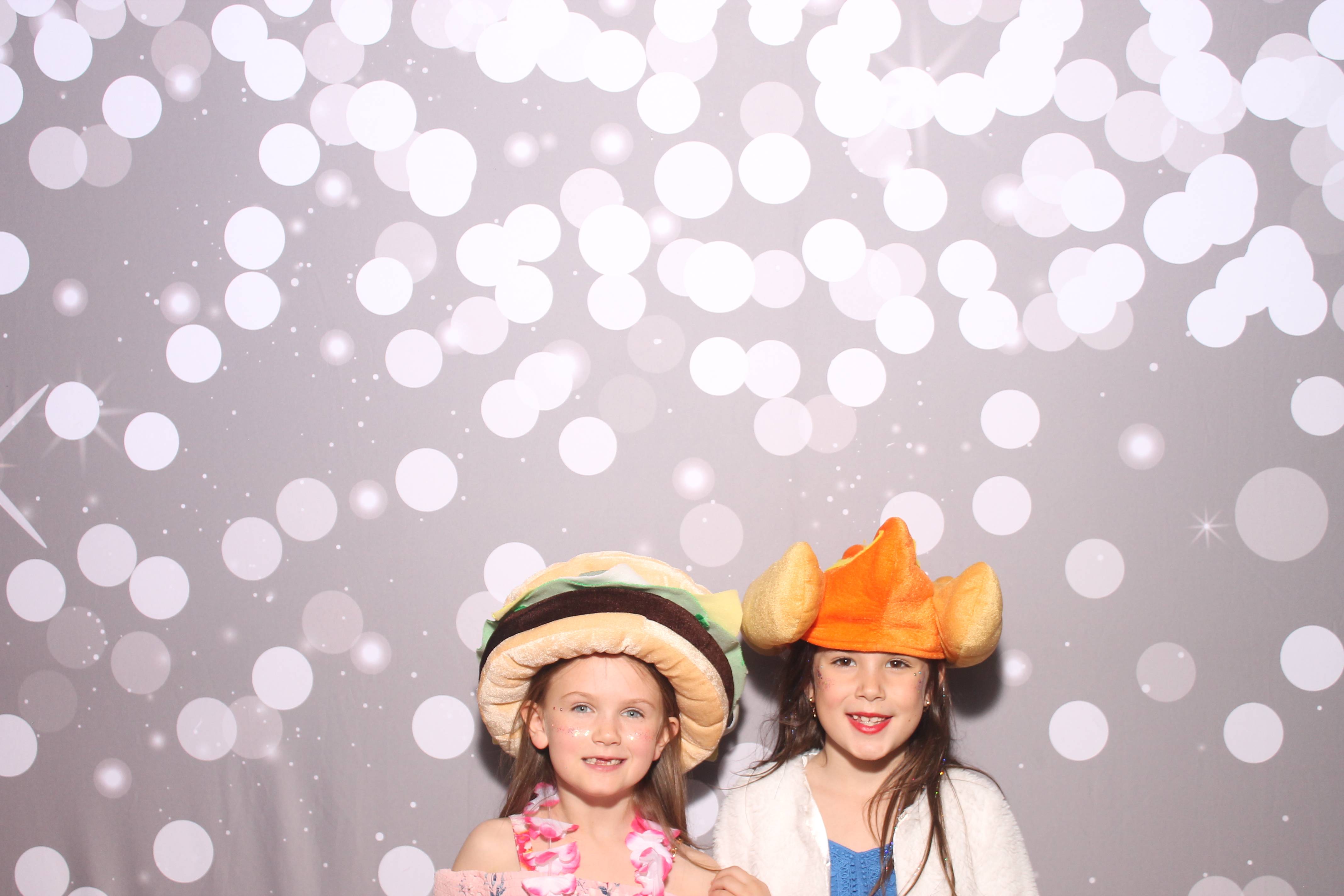 Mariemount Father Daughter Dance | View more photos from the event at gallery.photoboothcincy.com/u/PhotoBoothCincy/Mariemount-Father-Daughter-Dance-0