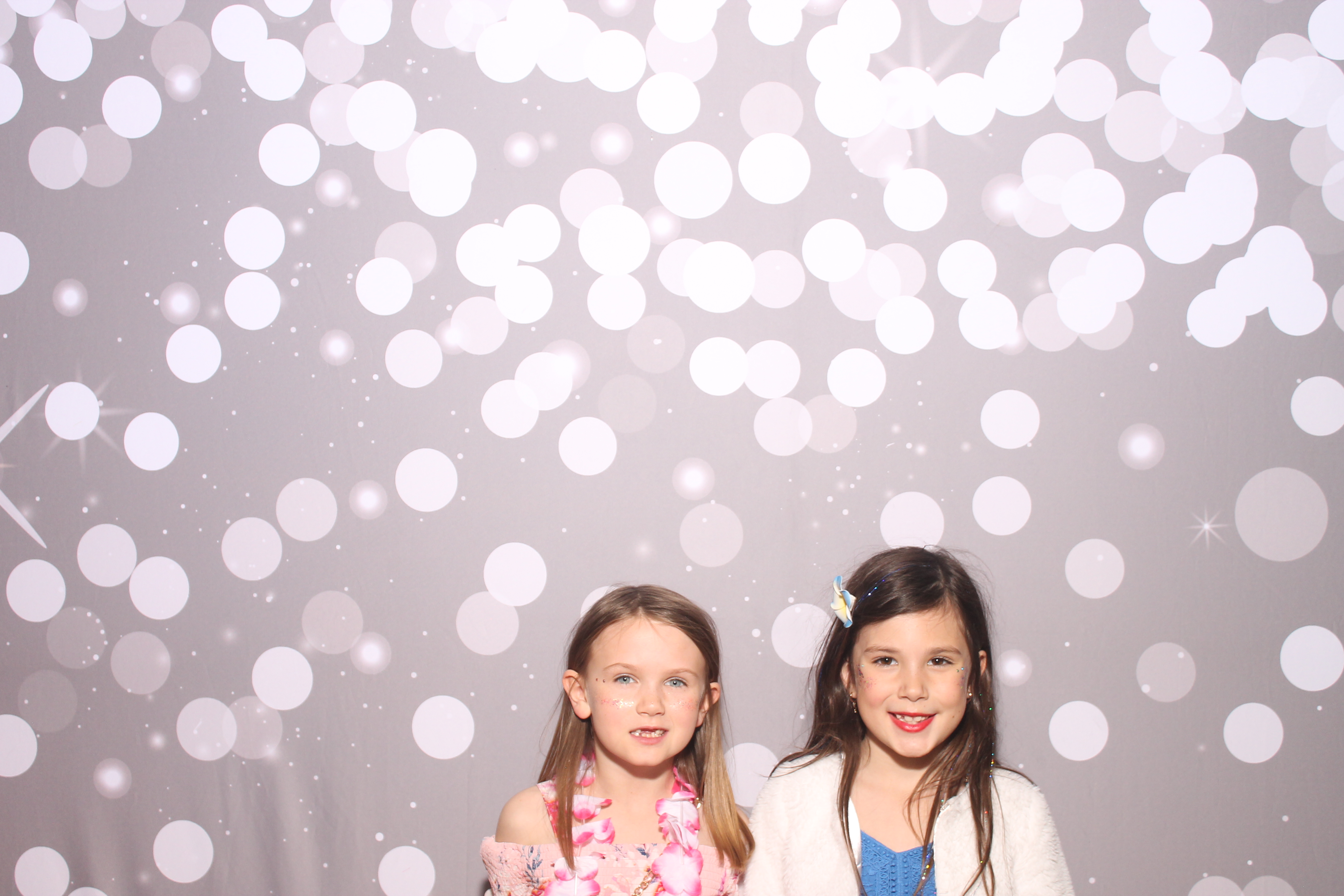Mariemount Father Daughter Dance | View more photos from the event at gallery.photoboothcincy.com/u/PhotoBoothCincy/Mariemount-Father-Daughter-Dance-0